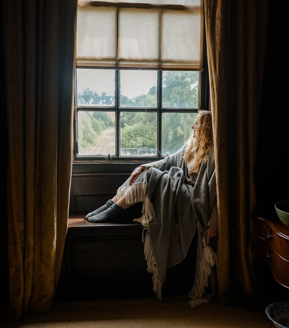 Alpaca-Blend Woodland Inkcap Throw (153cm x 230cm) GREY Image 8