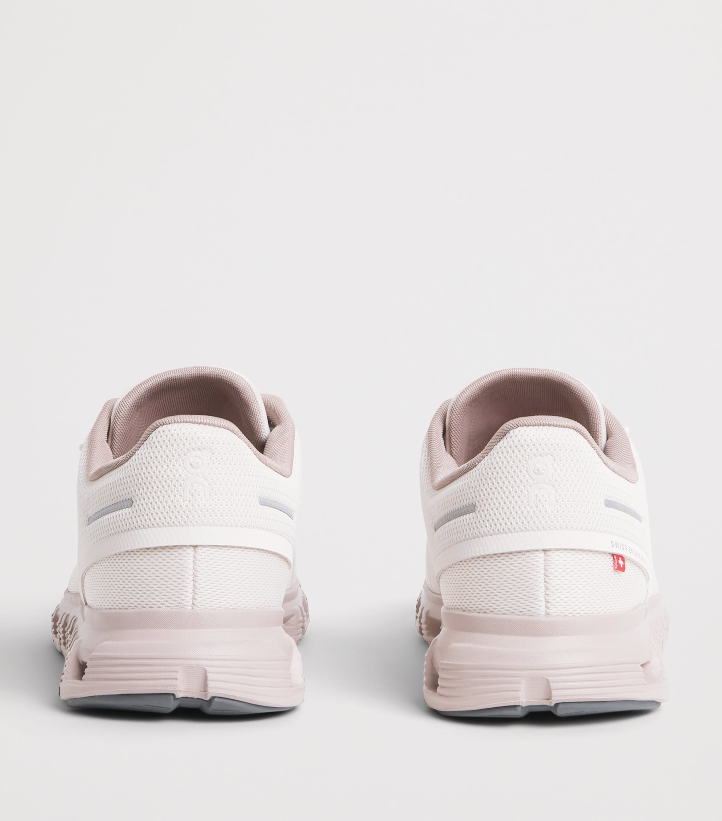 On Womens Cloud 6 Trainers Oyster | Biscuit Image 5