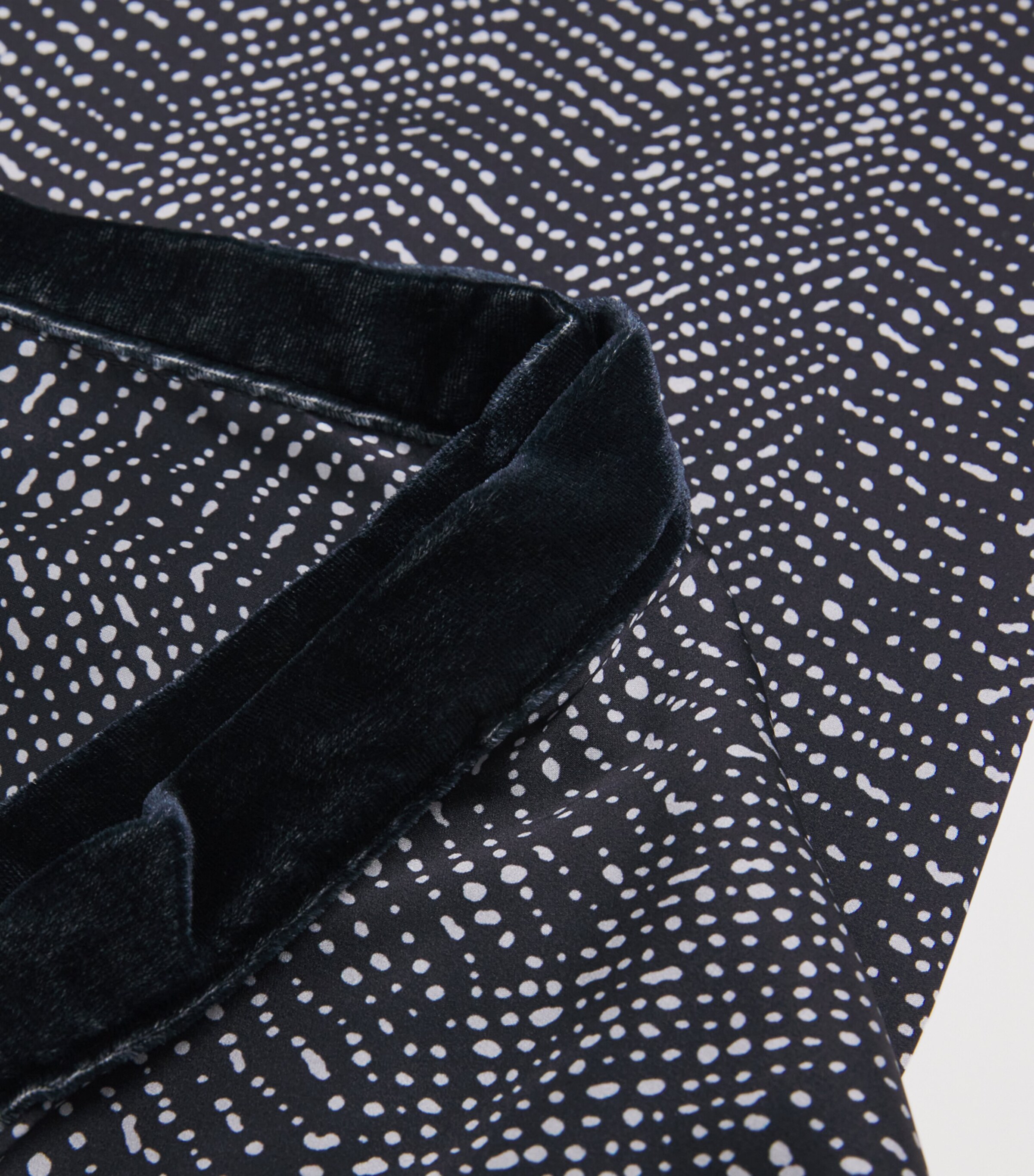 Silk Printed Scarf FB066 Image 4