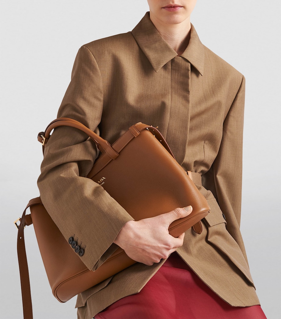 Medium Leather Buckle Tote Bag F03BH Image 5