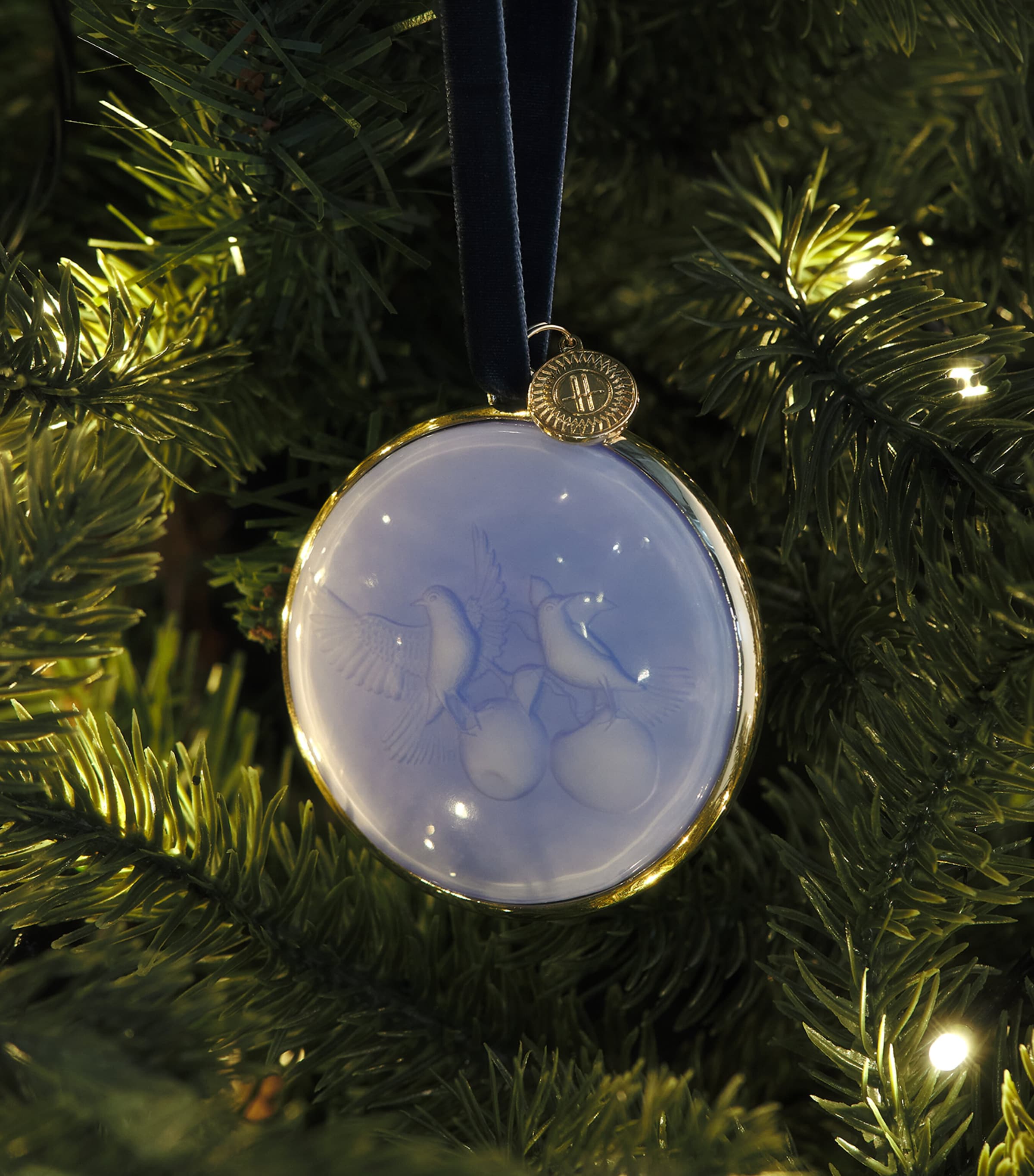 Harrods Turtle Doves Cameo Tree Decoration Blue Image 3
