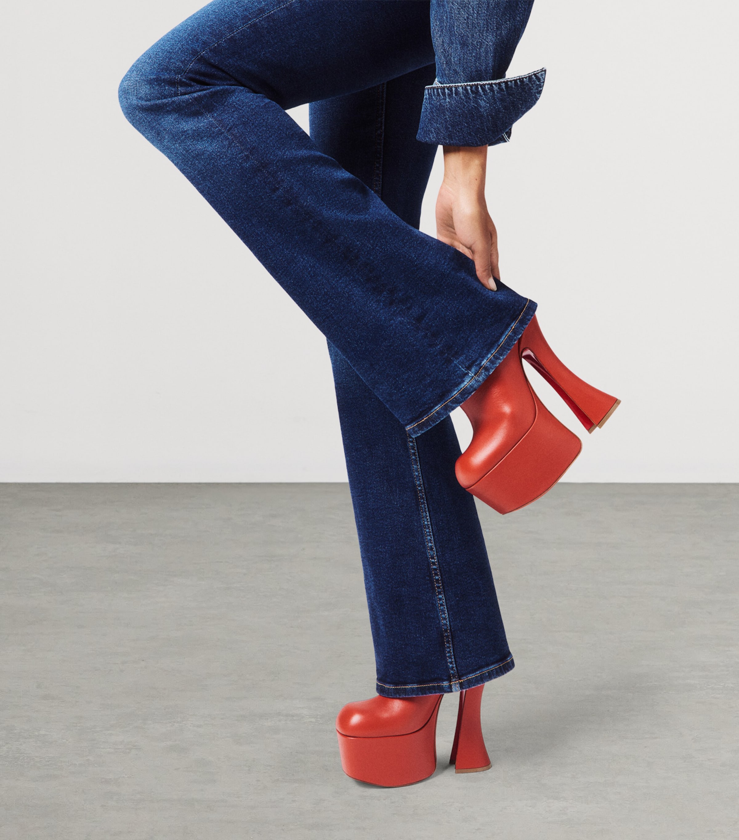 Aquabootie Leather Ankle Boots 160 O437 Image 2