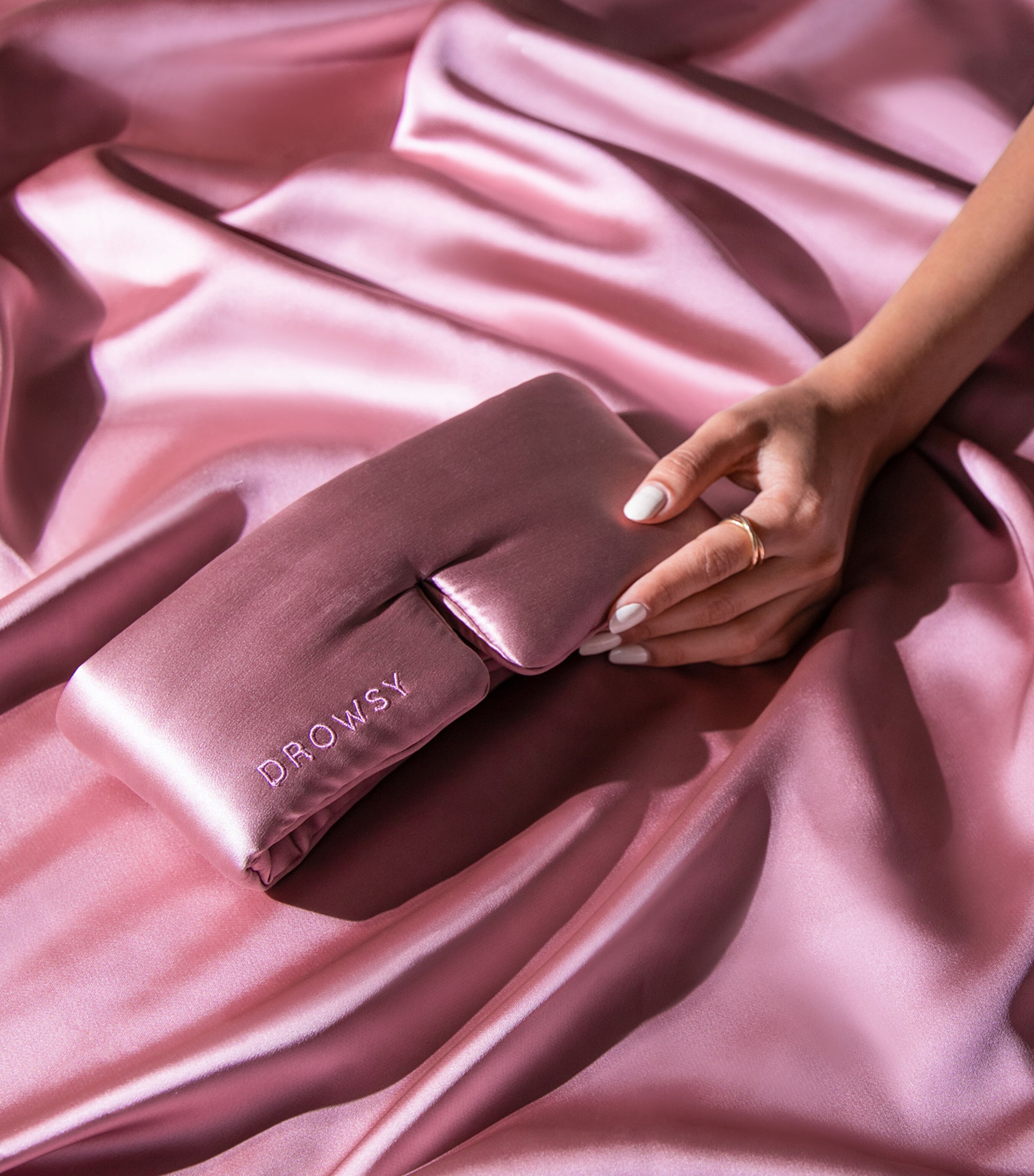 Silk Sleep Mask DAMASK ROSE Image 2