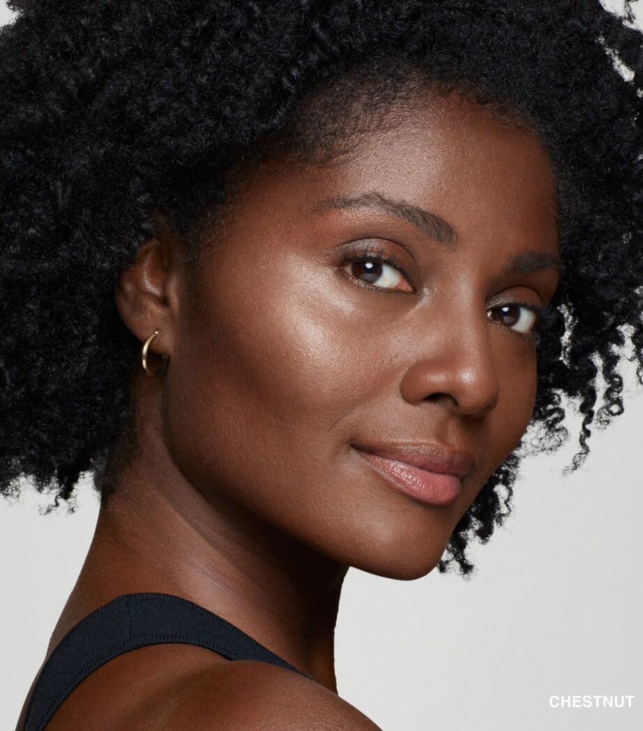 Bobbi Brown Intensive Serum Foundation SPF 40 Chesnut Image 3