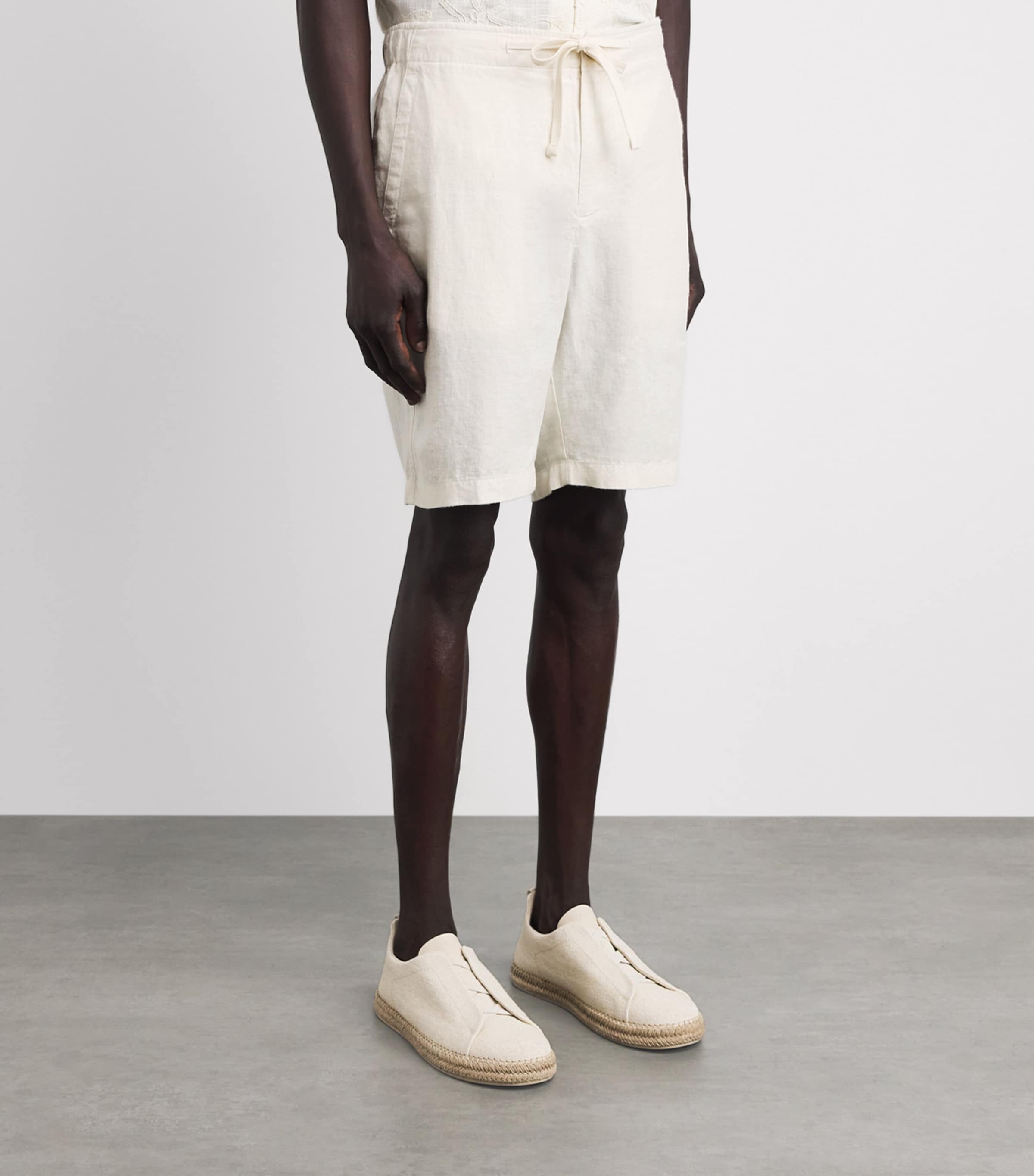 Vince Mens Linen Drawstring Shorts Bone Image 4