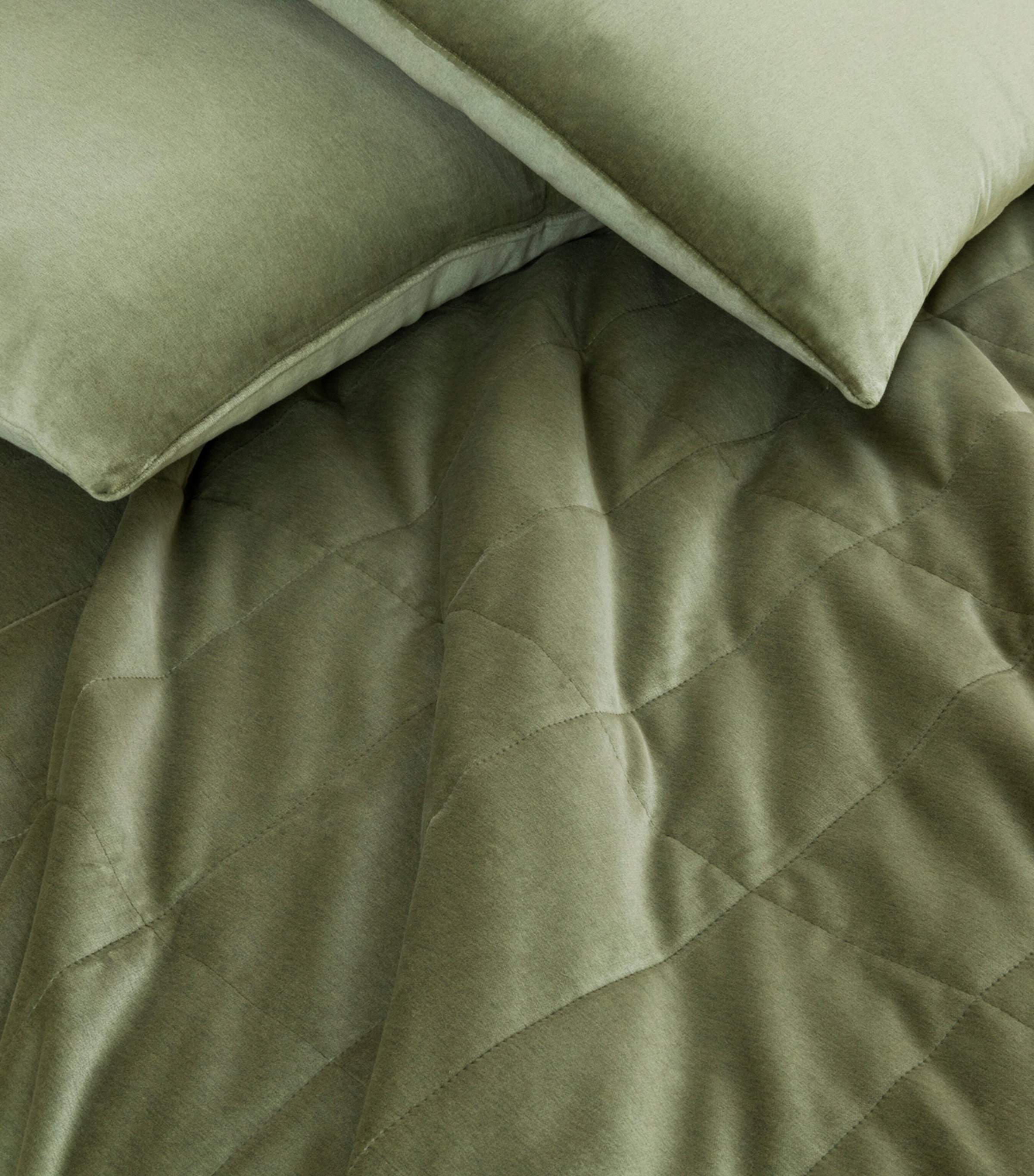 Luxury Velvet Cushion Cover (65cm x 65cm) 6419 - TRANQUIL GREE Image 3