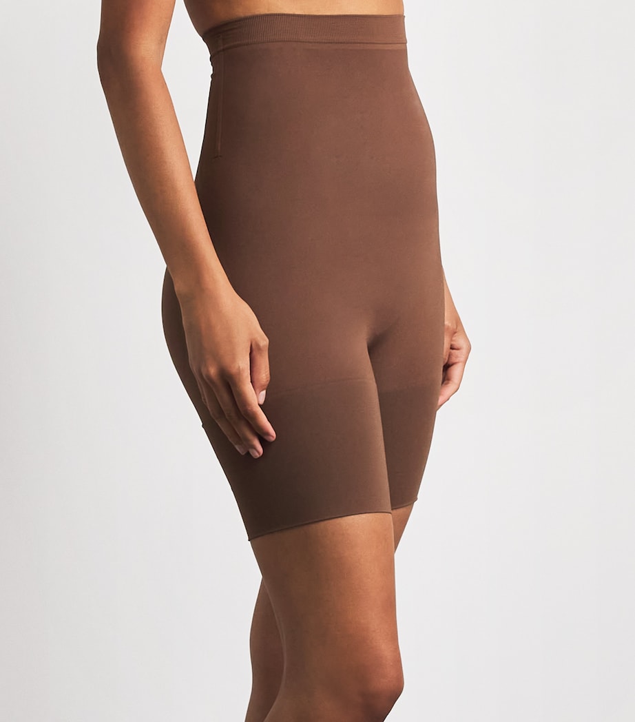 SPANX Womens SPANXsculpt GoFigure High-Waist Mid-Thigh Shorts Ganache Image 2