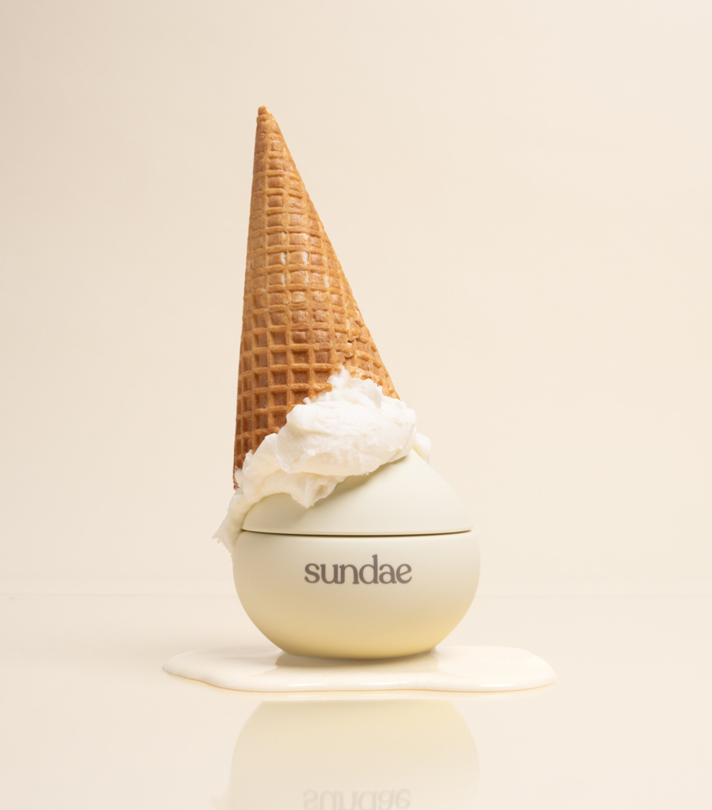 Sundae Body Velvety Vanilla Body Whip Moisturiser (220ml) Image 8
