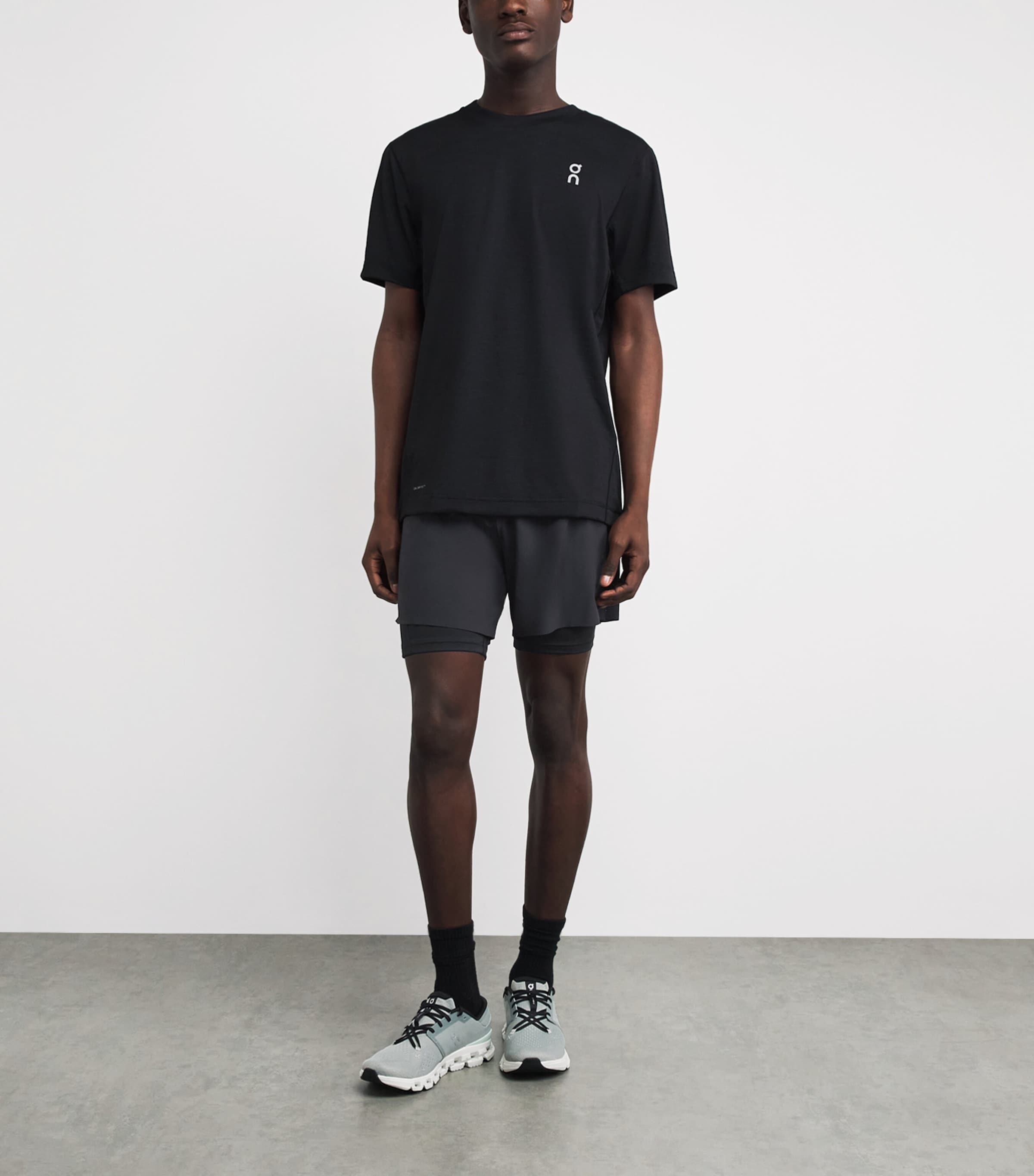 On Mens 5” Performance 2/1 Shorts Black Image 2