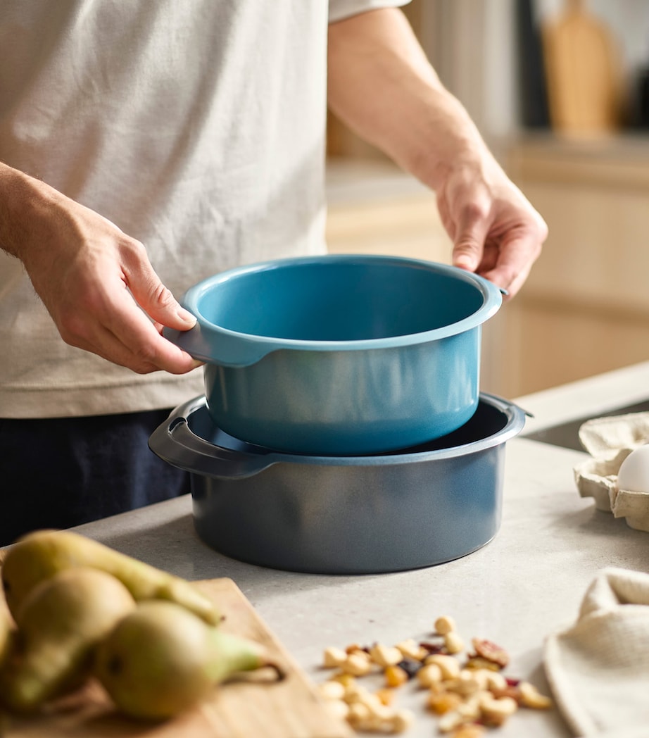 Set of 2 Non-Stick Nest Round Cake Tins BLUE Image 3