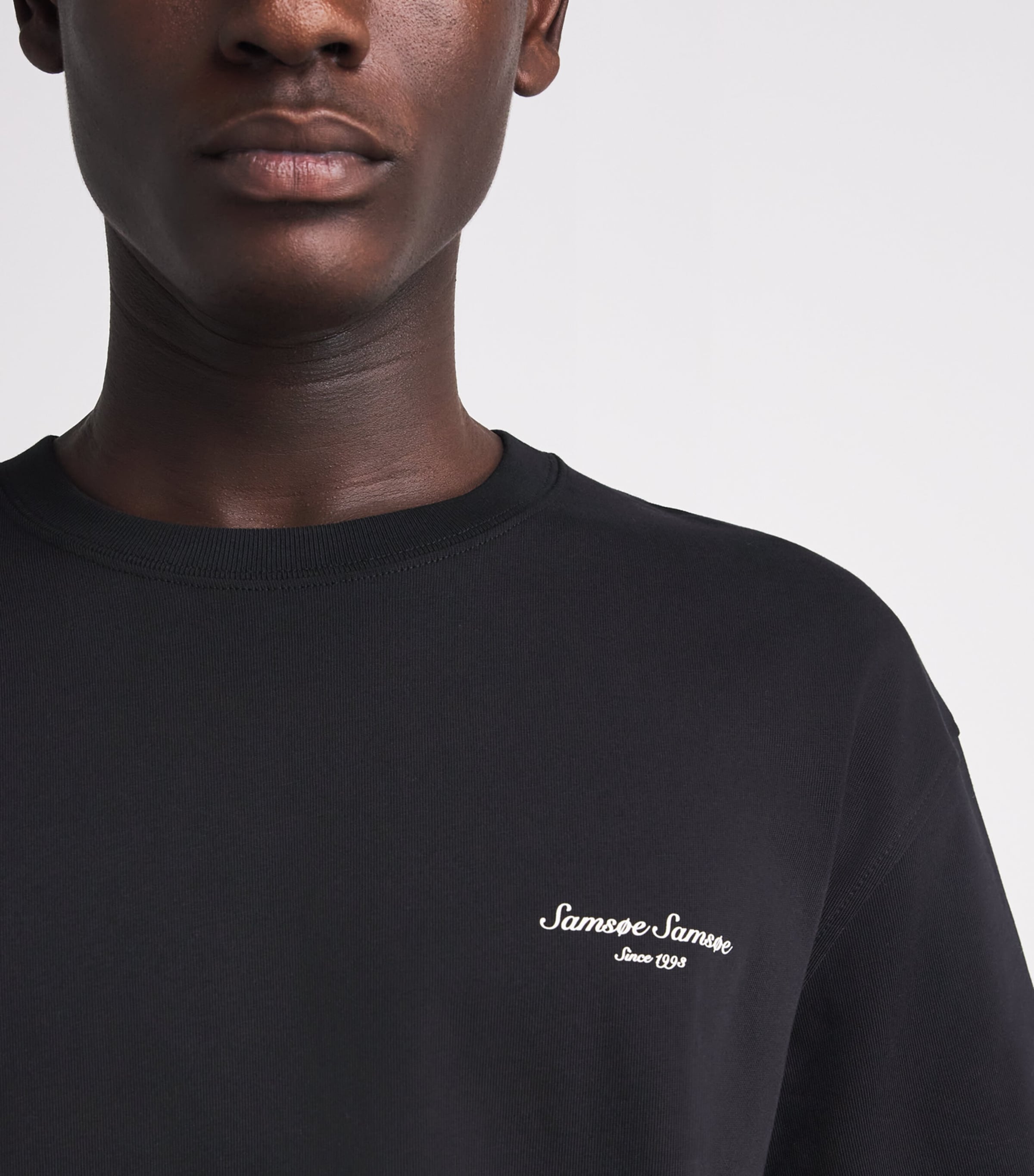 Samsøe Samsøe Mens Organic Cotton Sauni T-Shirt Black Building Image 3
