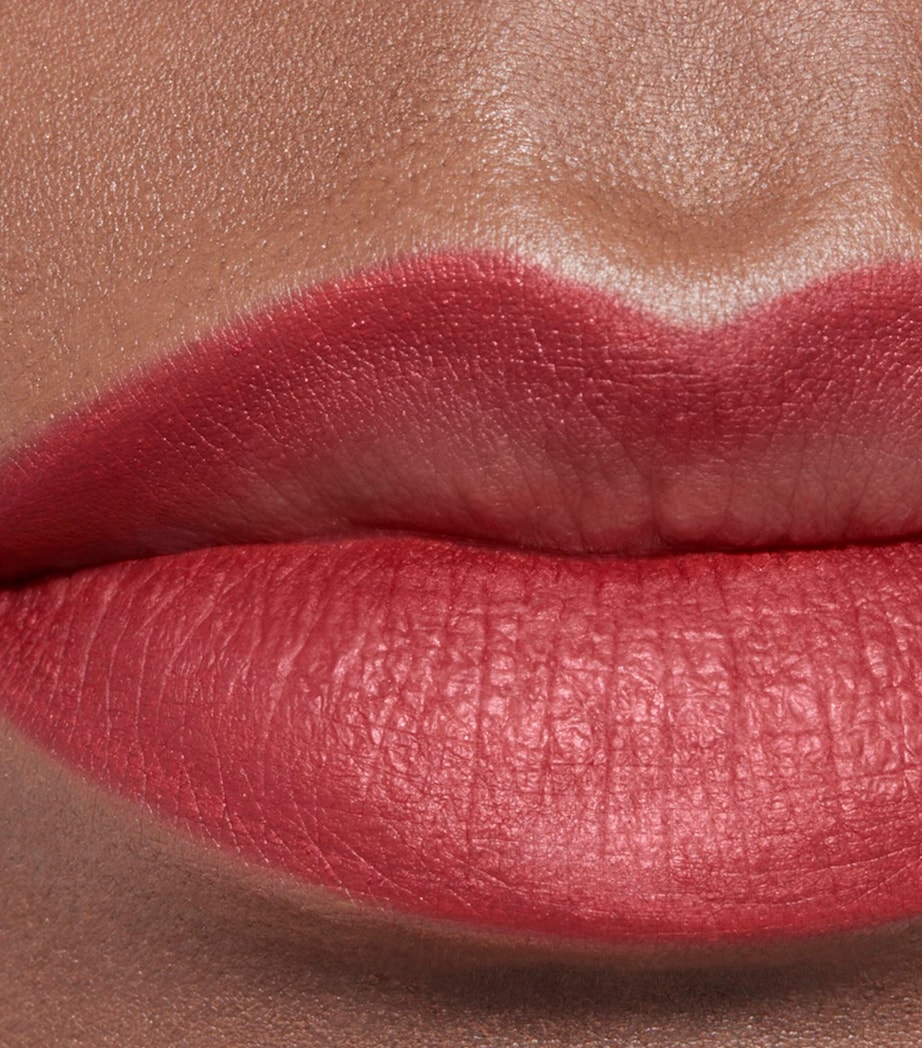 CHANEL LE CRAYON LÈVRES Longwear Lip Pencil Rouge Cerise Image 4