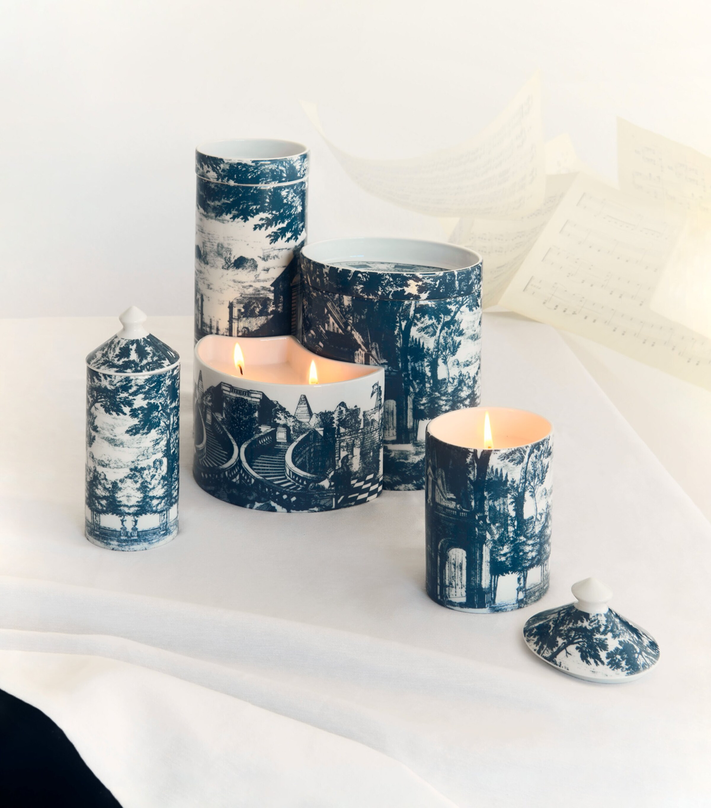 Set of 3 Giardino Settecentesco Candles (2.35kg) MULTI Image 4
