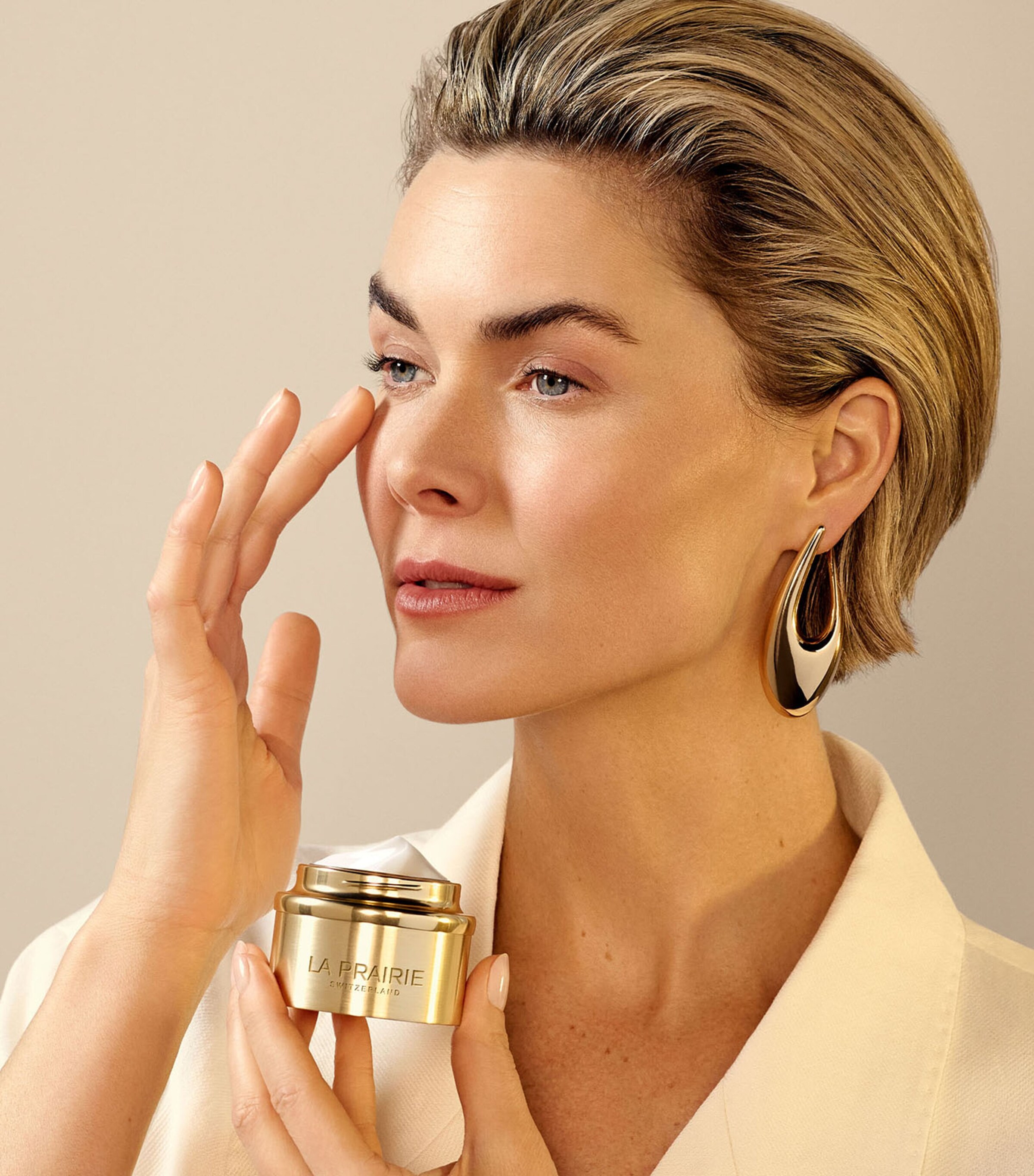 Pure Gold Radiance Eye Cream (20ml) - Refill NO COLOUR Image 3