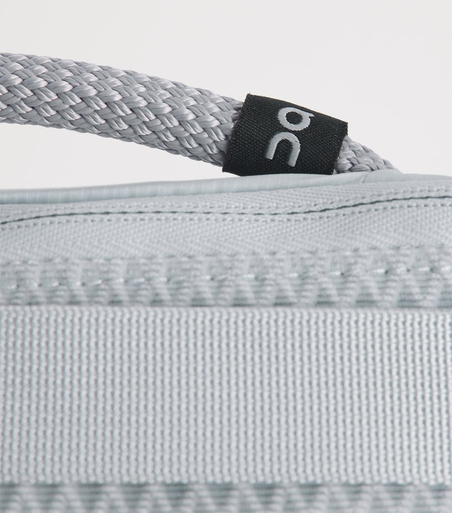 On Womens Waist Pack 2L Lite Belt Bag Glacier Image 6