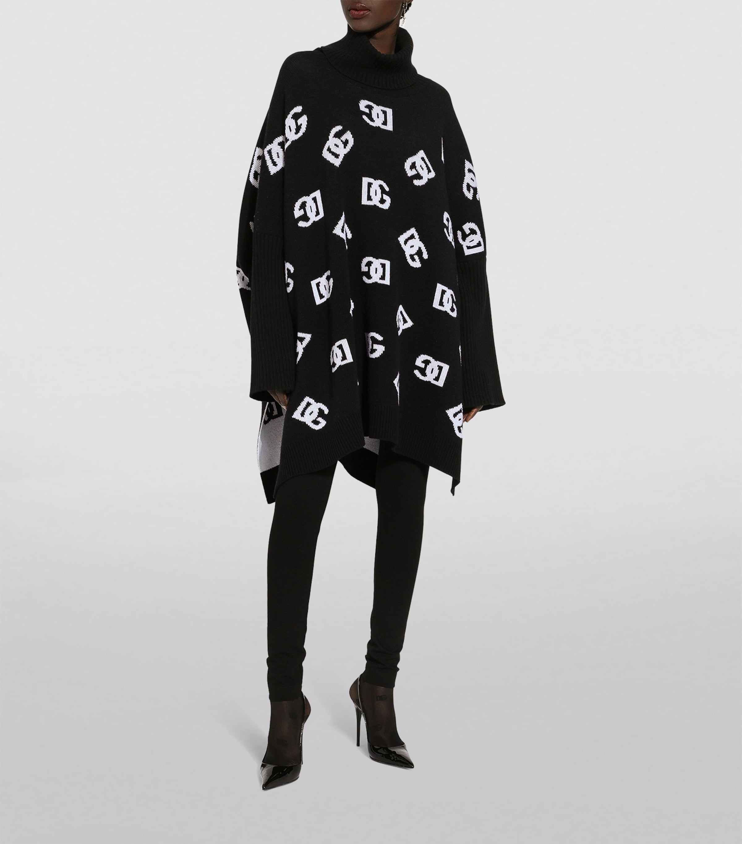 ポンチョ・ケープ DOLCE & GABBANA EMBROIDERED WOOL PONCHO Dolce & Gabbana - Wool and cashmere blend poncho black - The
