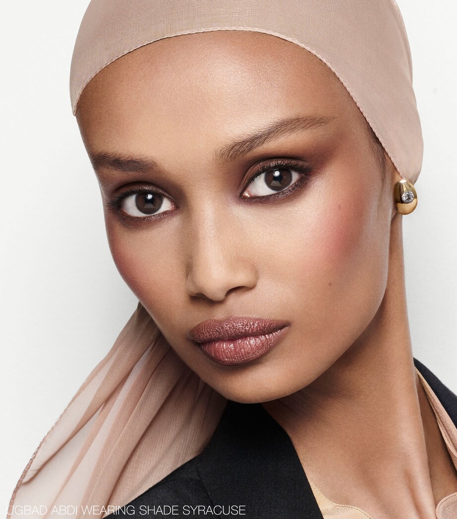 NARS Natural Matte Longwear Foundation Lagos Image 4