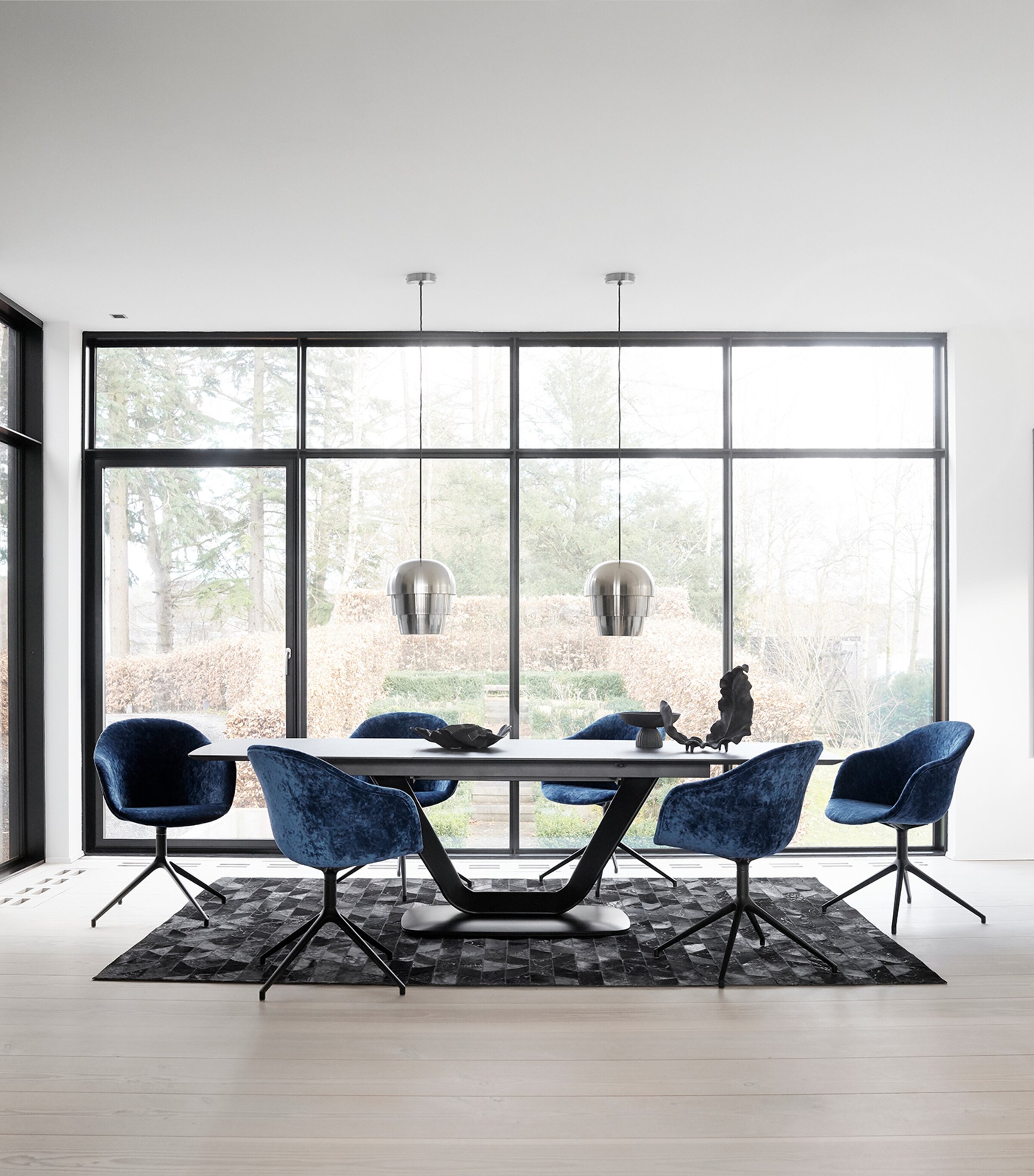 BoConcept Alicante Extendable Dining Table | Harrods AE