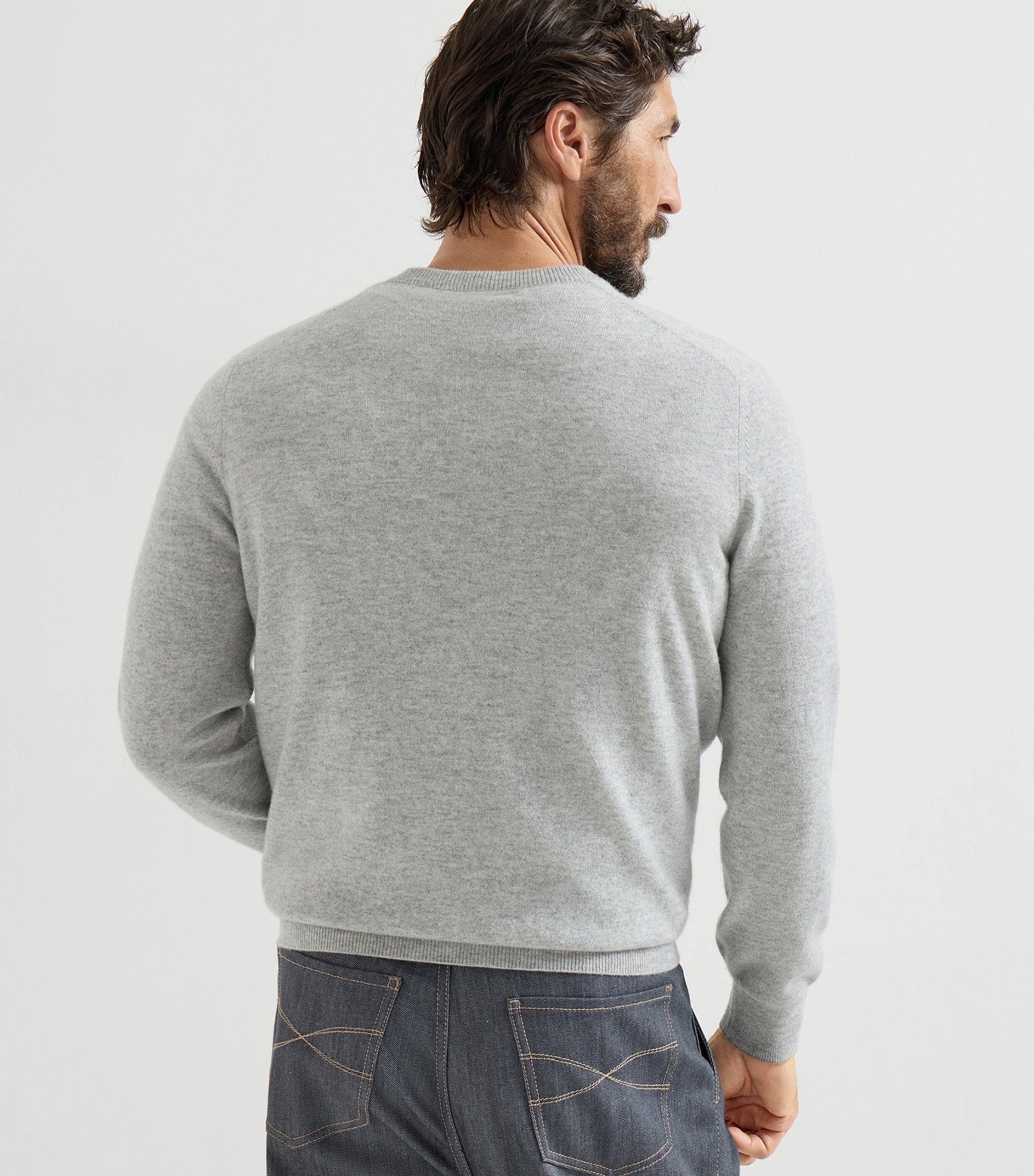 Brunello Cucinelli Mens Cashmere V-Neck Sweater Image 5