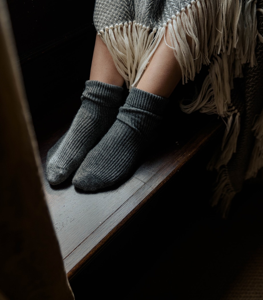 Alpaca-Blend Woodland Inkcap Throw (153cm x 230cm) GREY Image 6