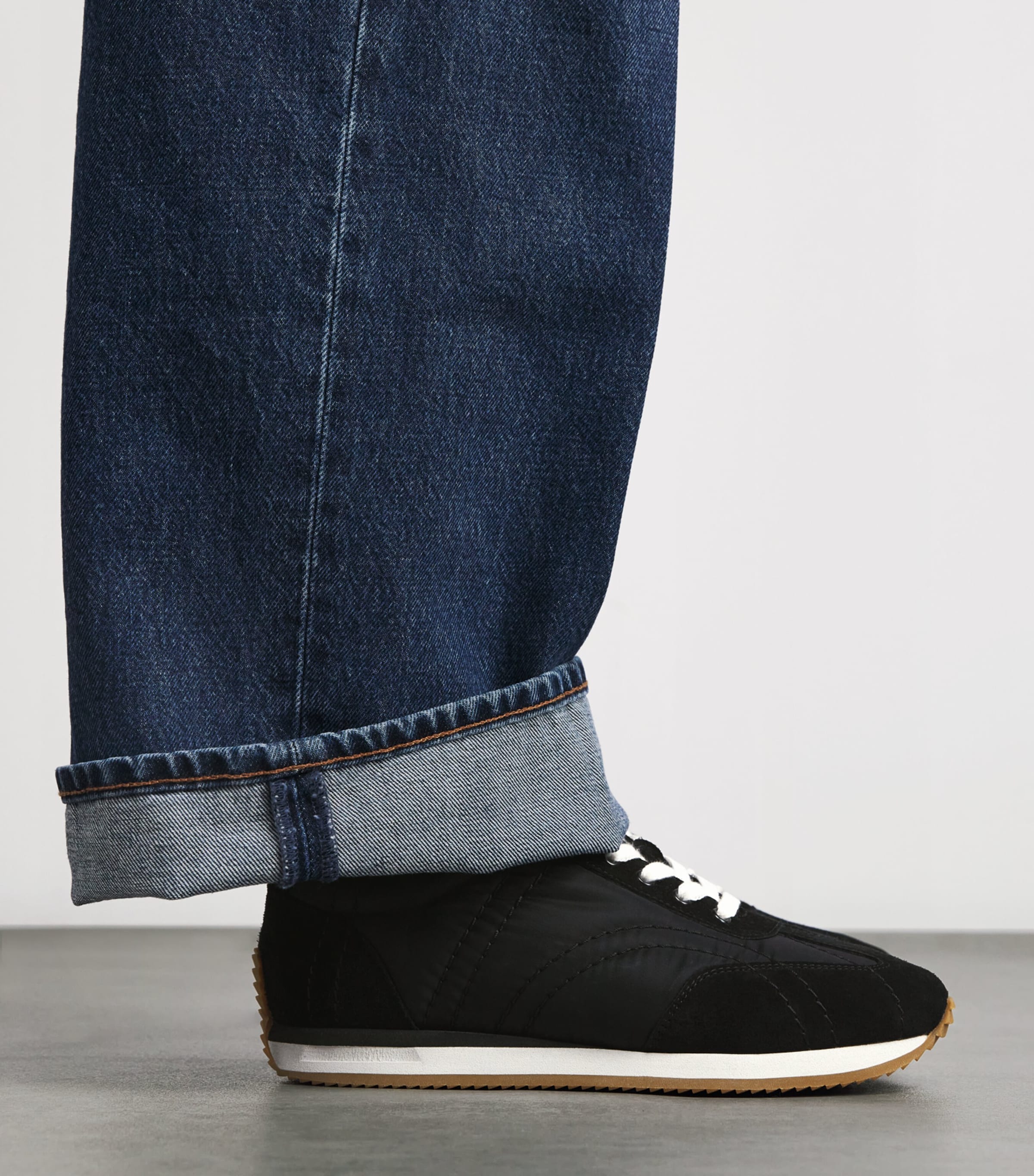 Sport Sneakers BLACK Image 2