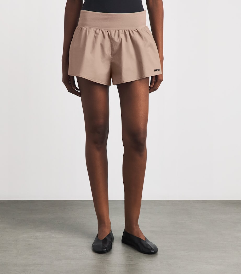 Skims Womens Stretch-Cotton Woven Flutter Shorts Desert Image 4