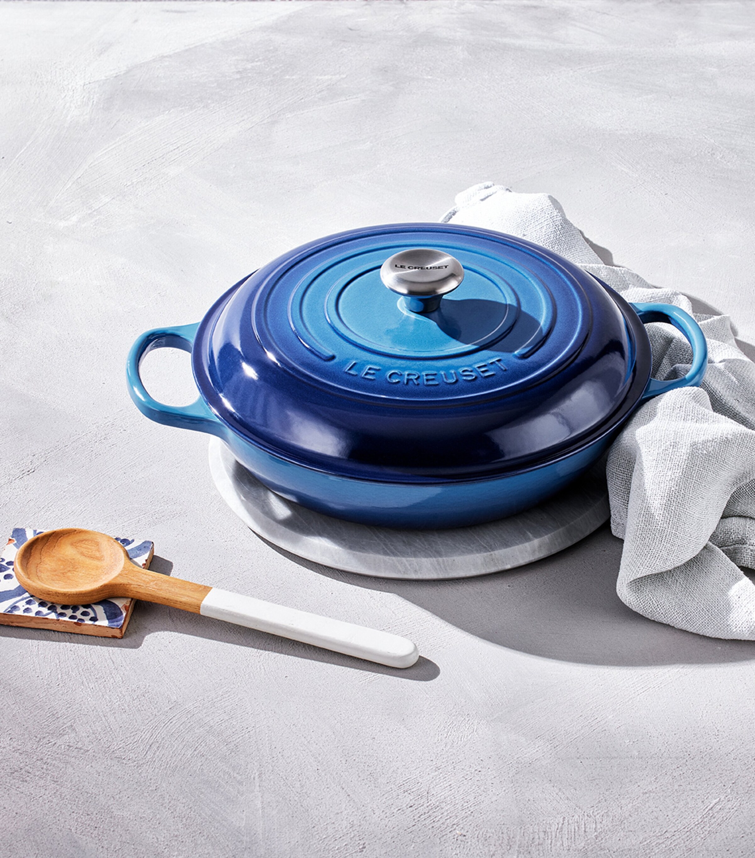 Le Creuset Cast Iron Shallow Casserole Dish (30cm) Azure Blue Image 7