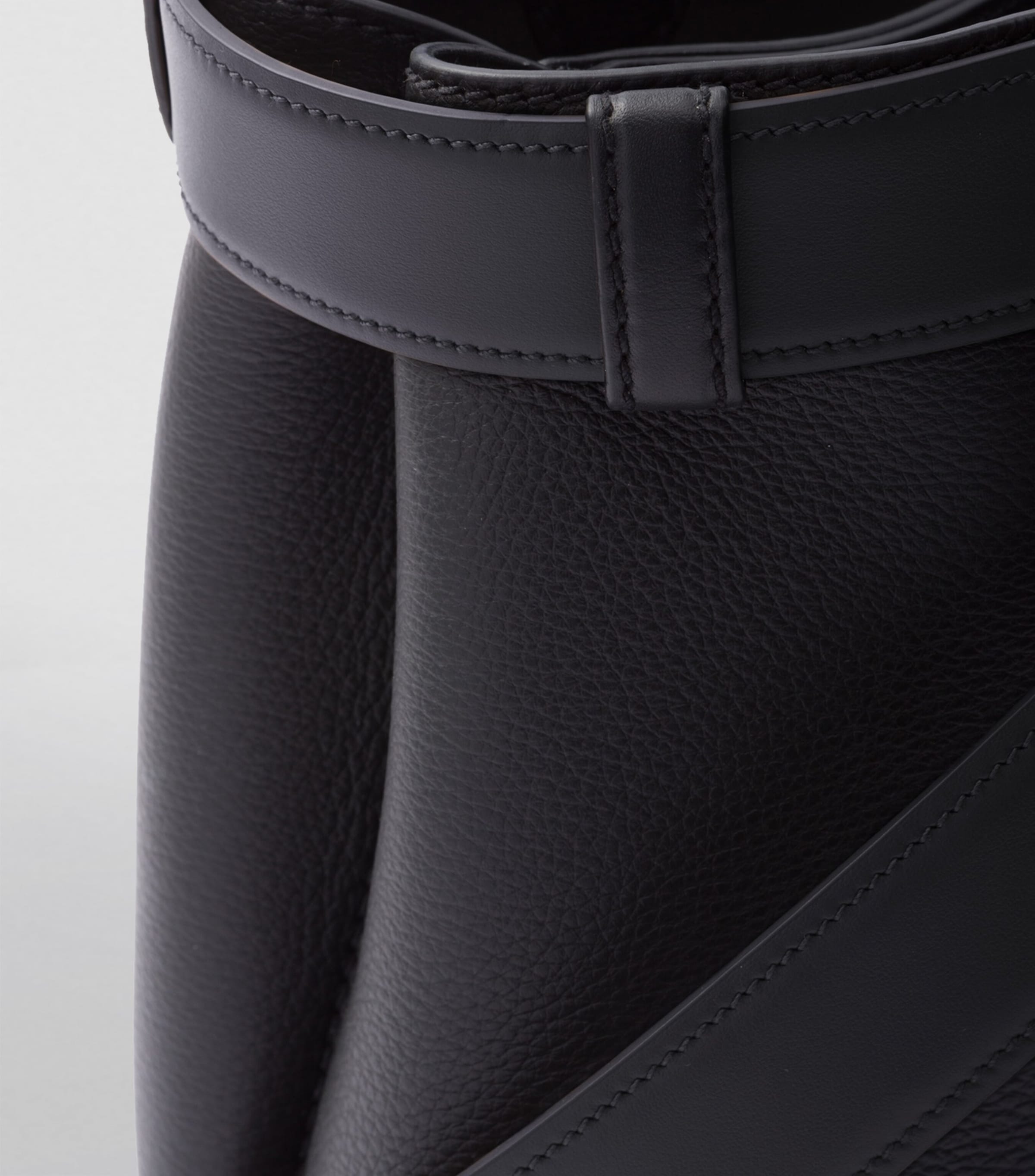 Medium Leather Buckle Tote Bag F0002 Image 5