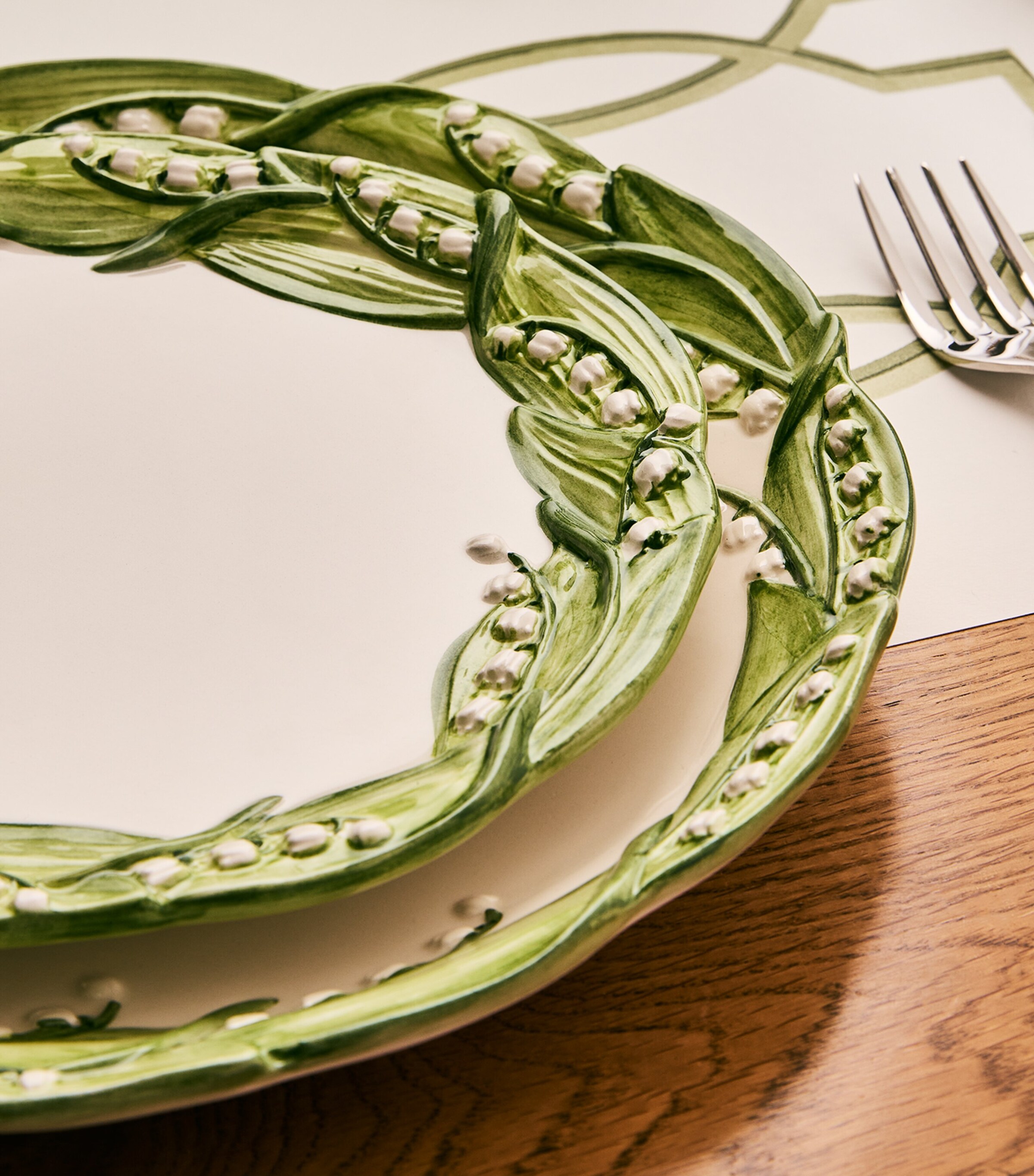 Lilly Of The Valley Charger Plate (32cm) WHITE/GREEN Image 4