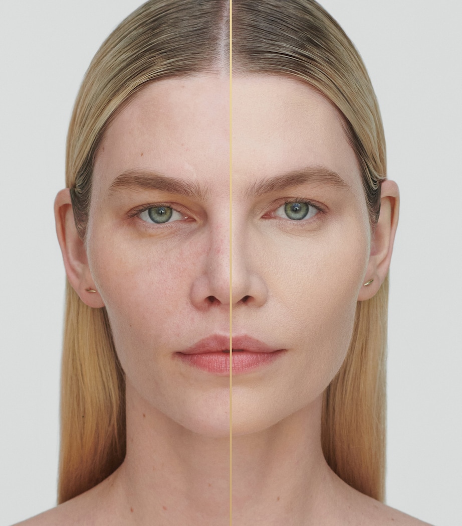 Re-Nutriv Ultra Radiance Liquid Foundation SPF 20 1W1 BONE Image 3