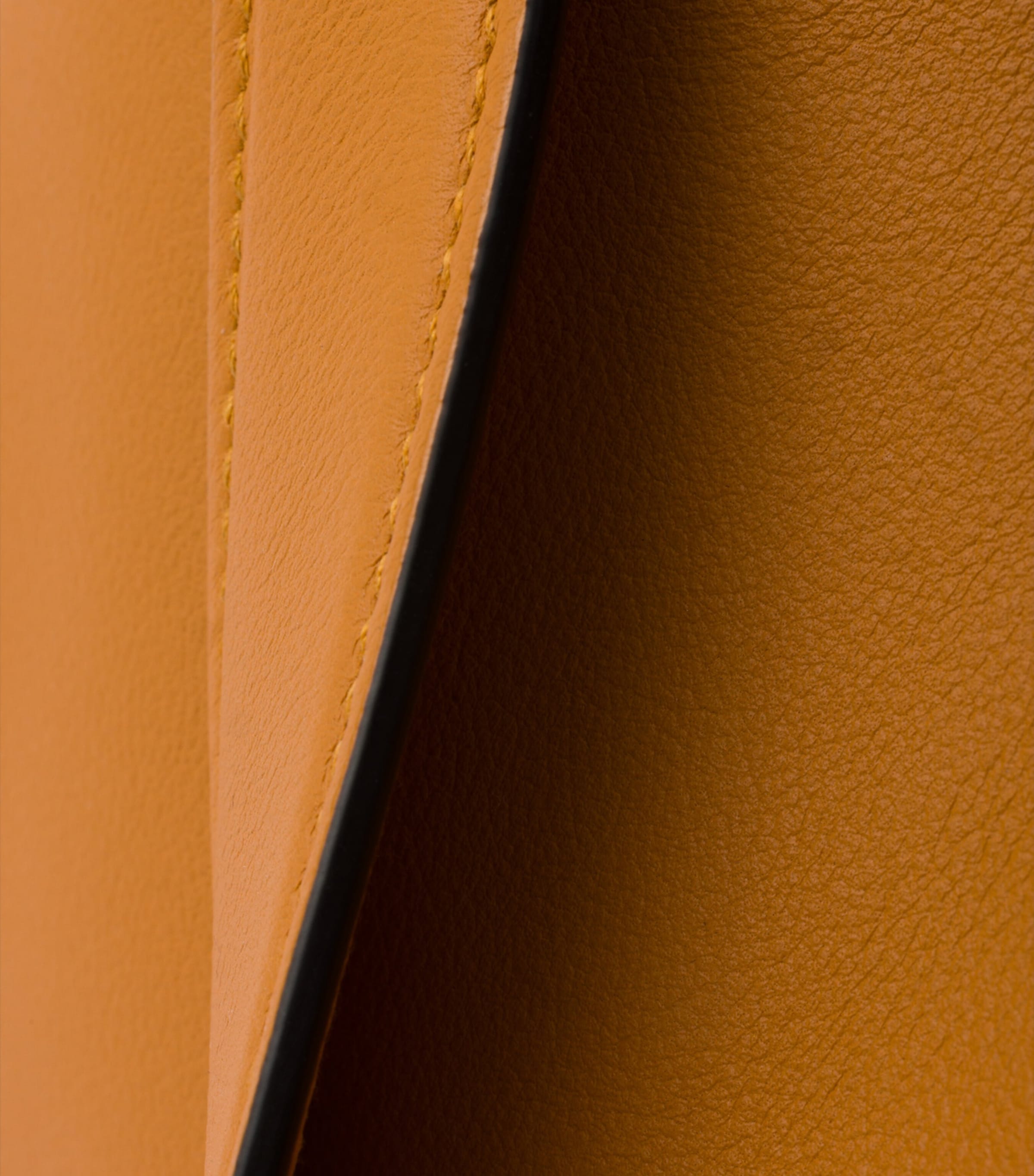 Medium Leather Aimée Shoulder Bag F04GT Image 4