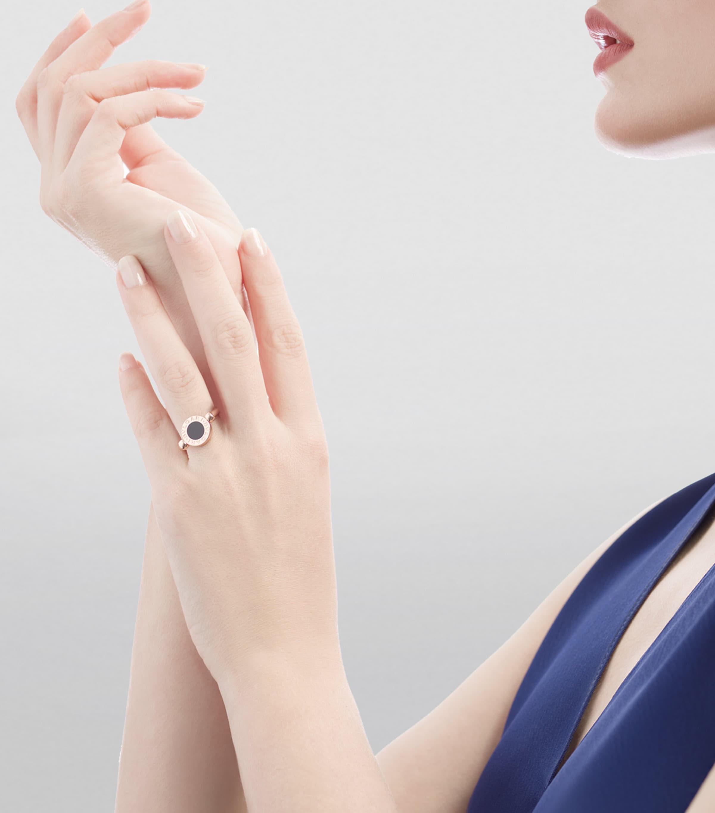 Rose Gold, Mother-of-Pearl and Onyx BVLGARI BVLGARI Flip Ring PINK GOLD Image 5