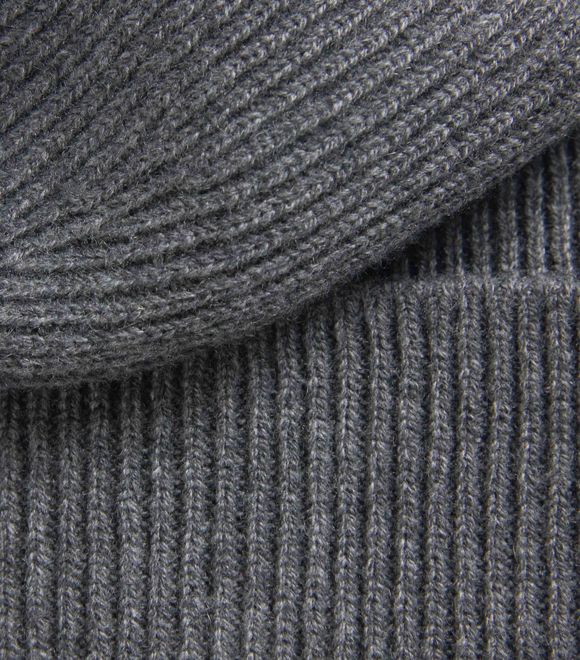 Johnstons Of Elgin Cashmere Hat and Gloves Gift Set Mid Grey Image 6