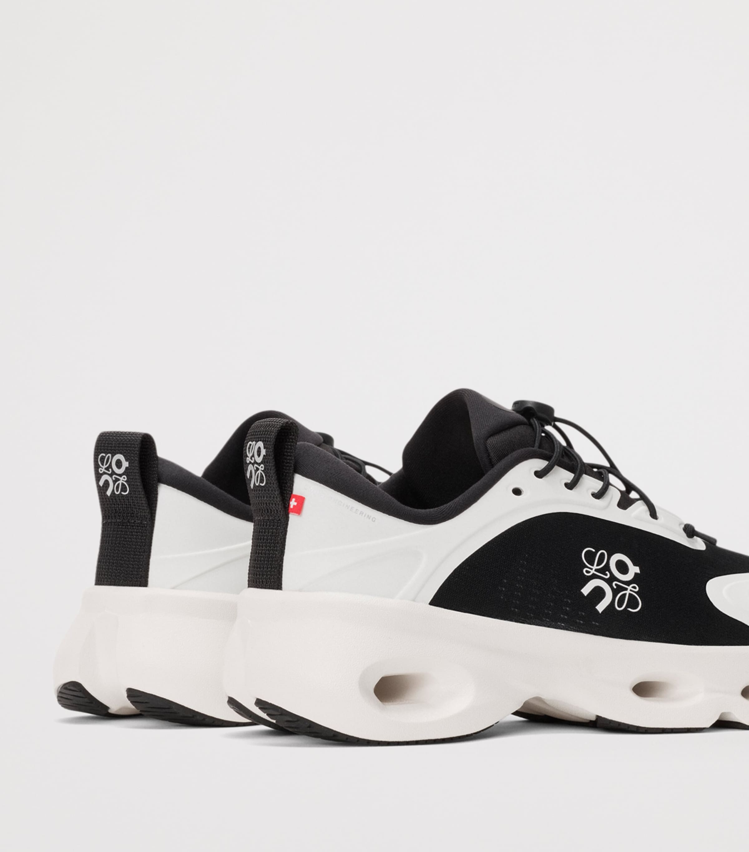 LOEWE x On Cloudsolo Trainers Black/eggshell Image 5