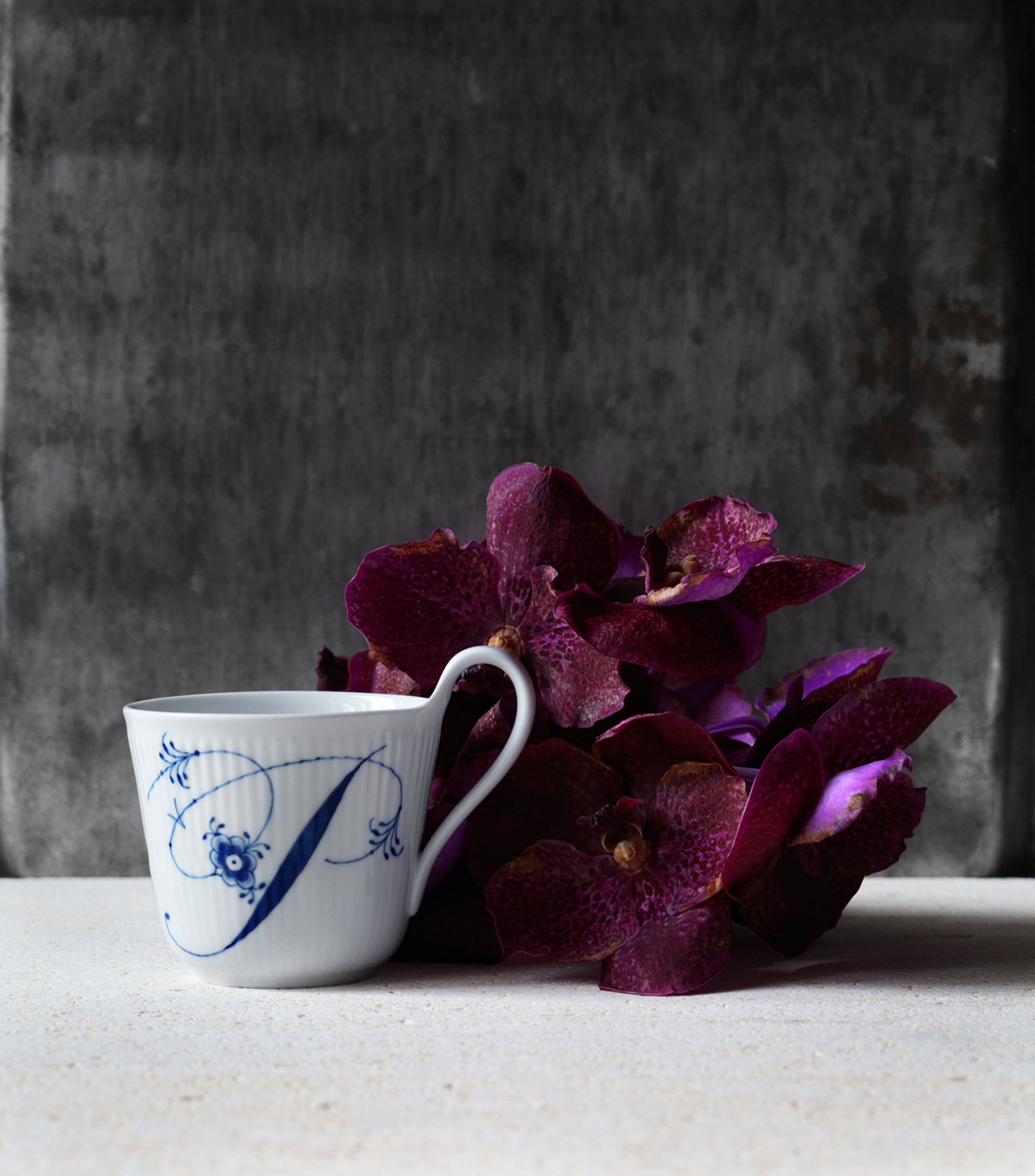Porcelain Fluted Alphabet Mug BLUE Image 2