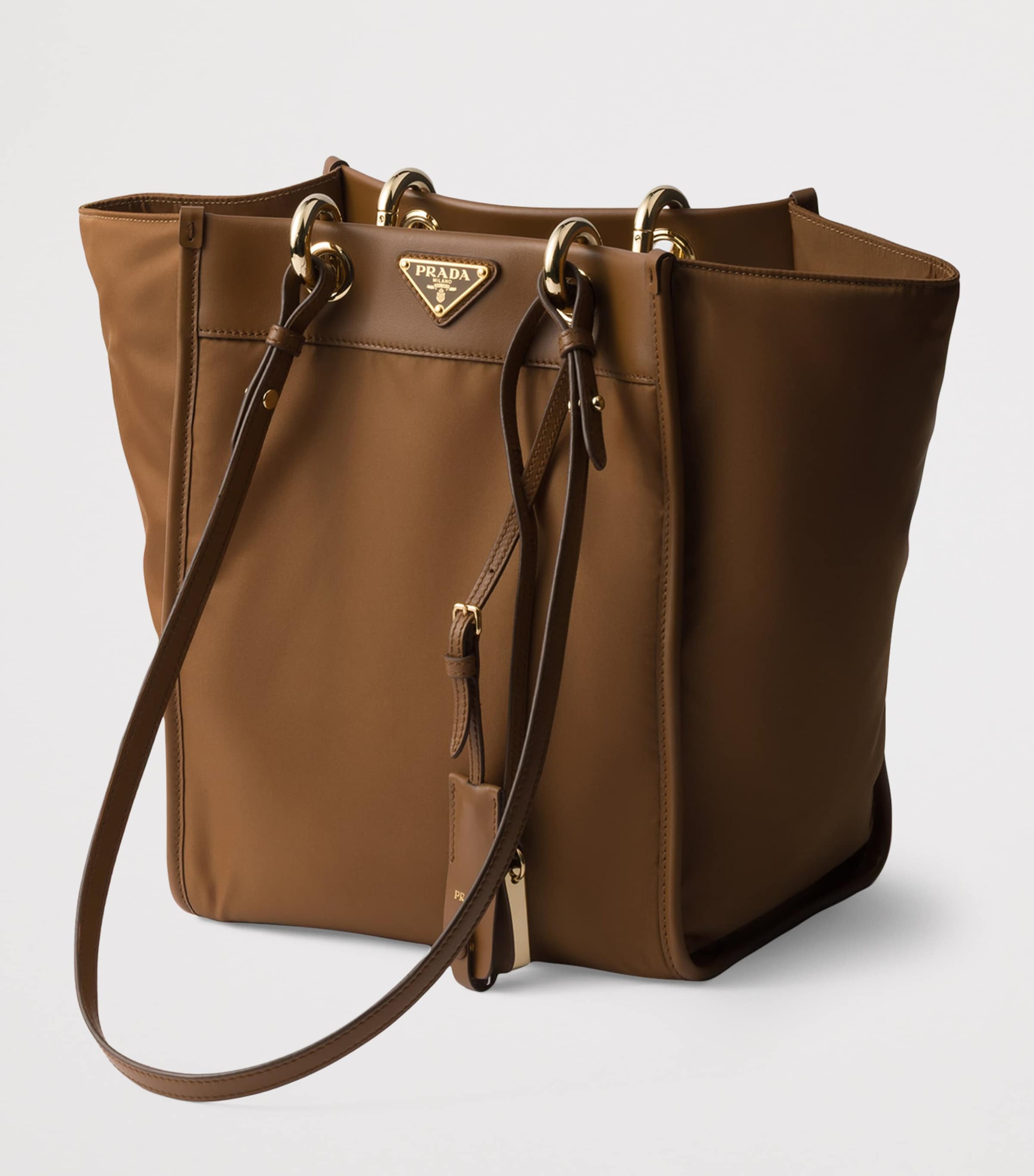 Medium Re-Nylon Tote Bag F0134 Image 3