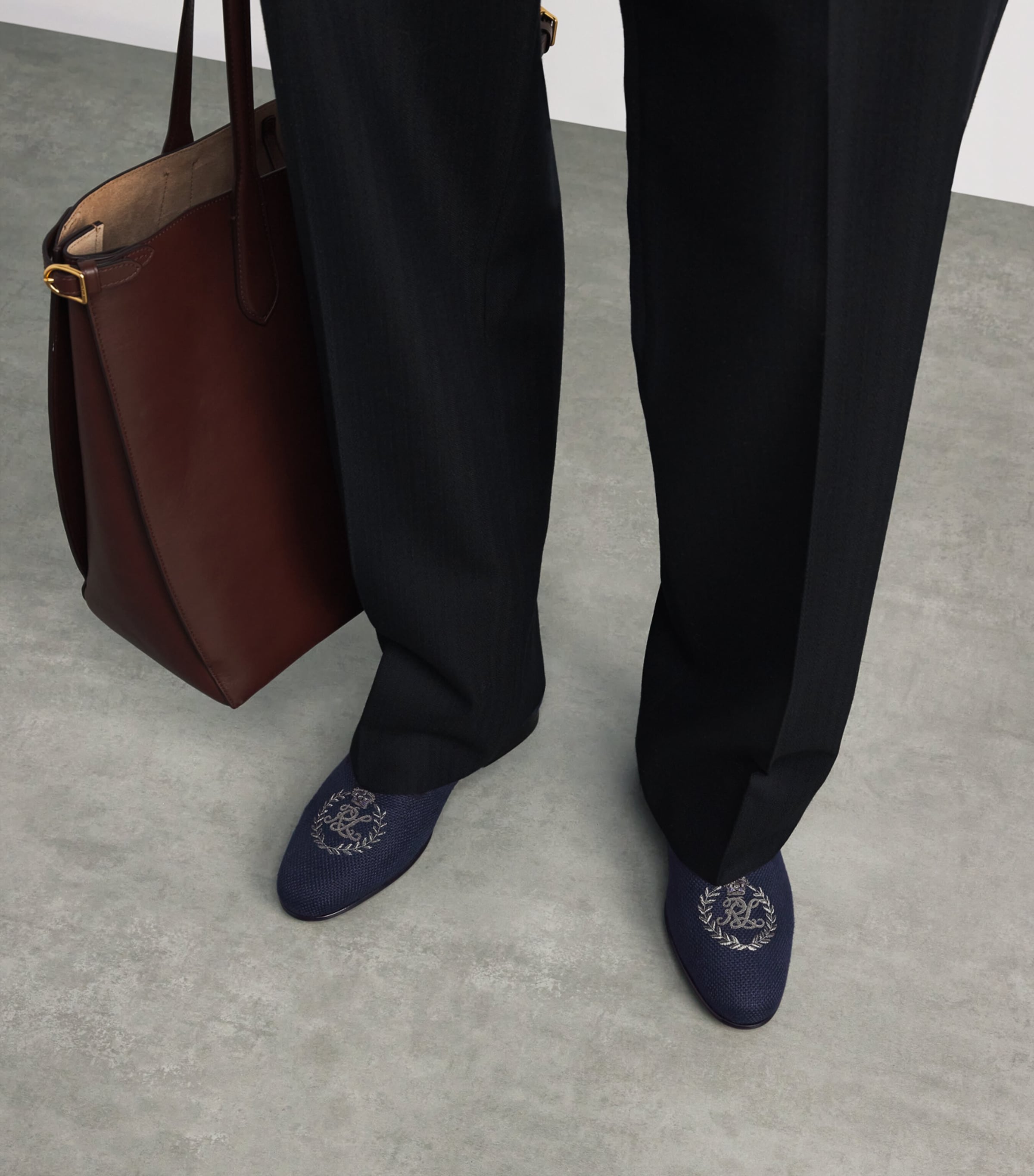 Velvet Crest-Embellished Slippers NAVY Image 2