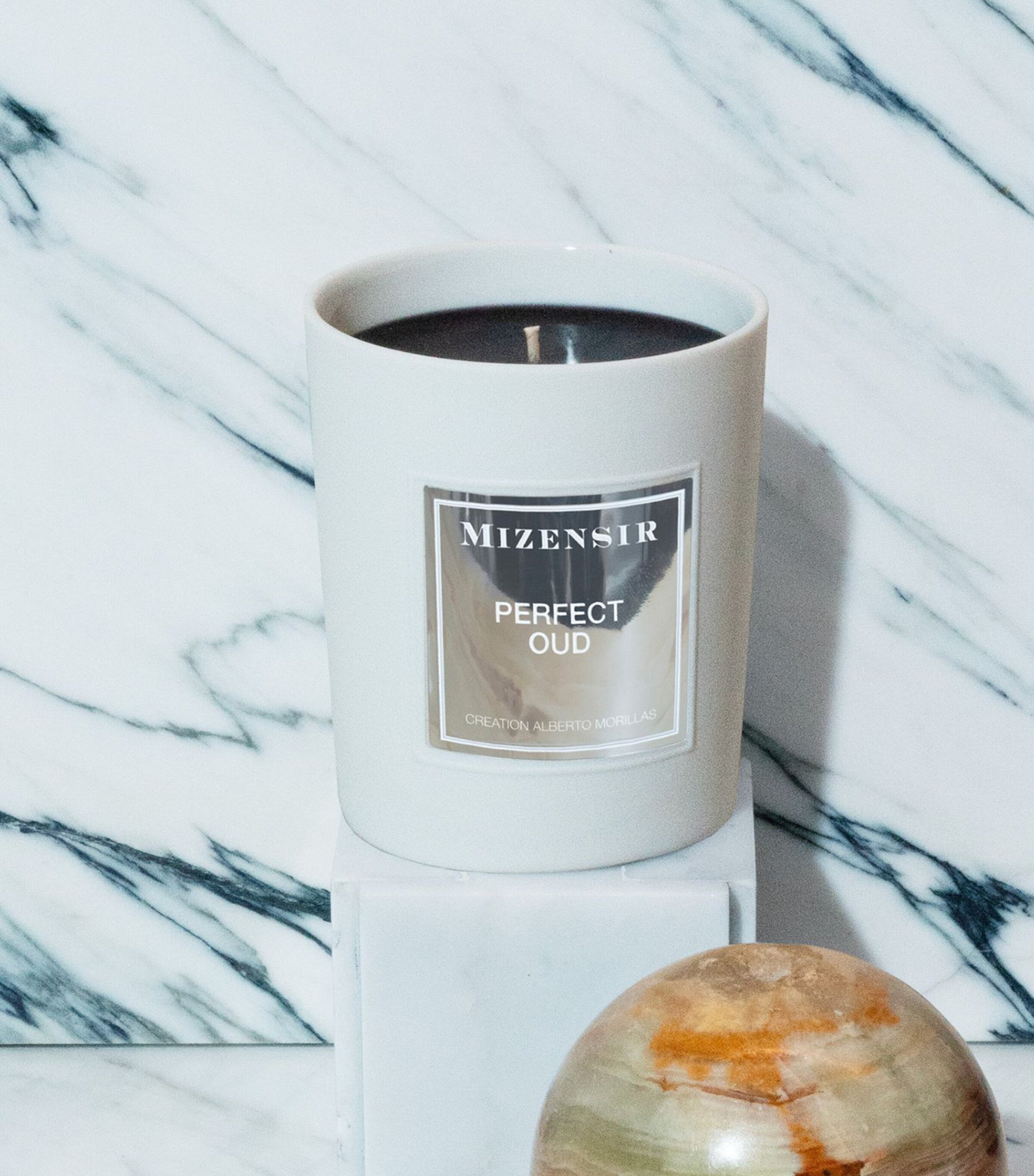 Perfect Oud Candle (300g) NO COLOUR Image 2