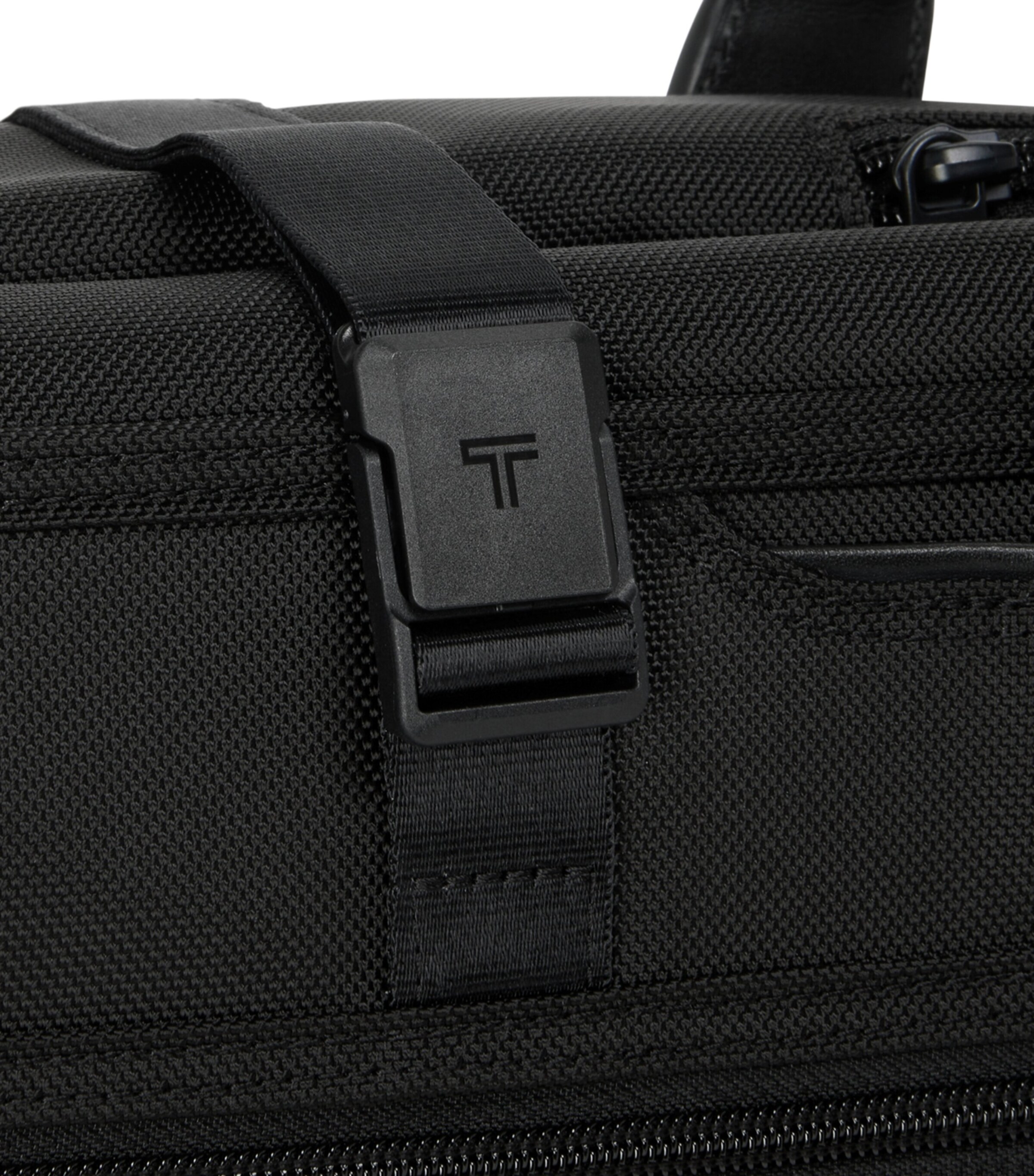 Tumi Alpha 4 Tri-Fold Garment Bag (56cm) Black Image 9