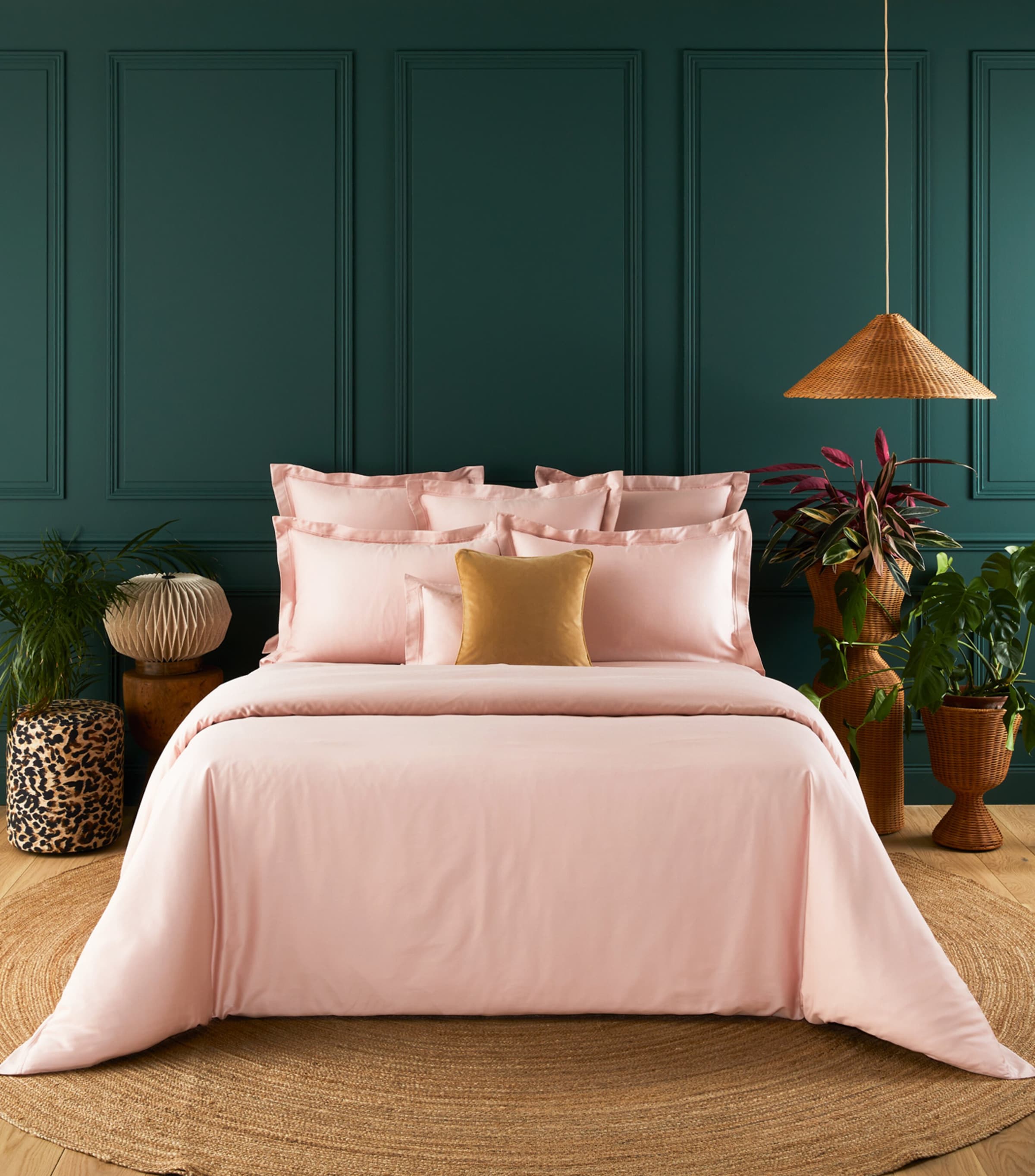 Shop Yves Delorme Triomphe Super King Flat Sheet In Pink