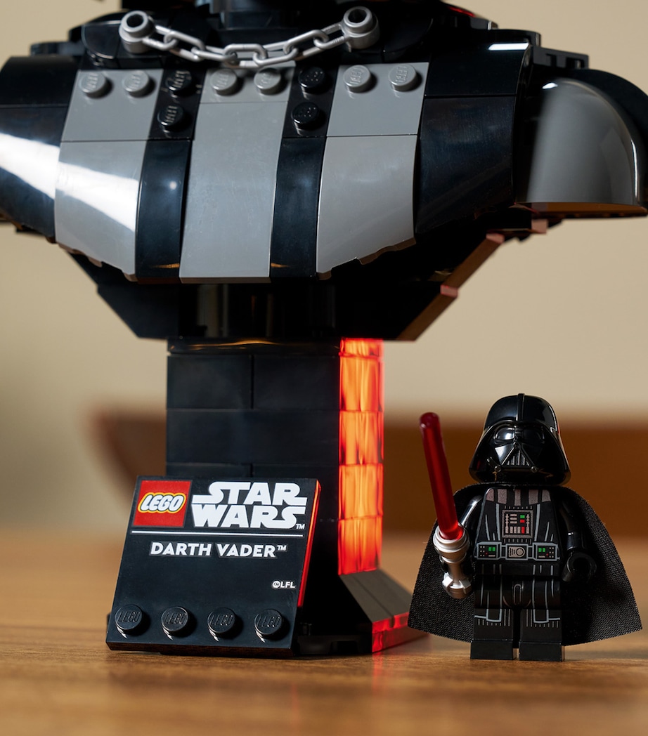 Lego LEGO Star Wars Darth Vader Bust Model Kit 75439 Image 6