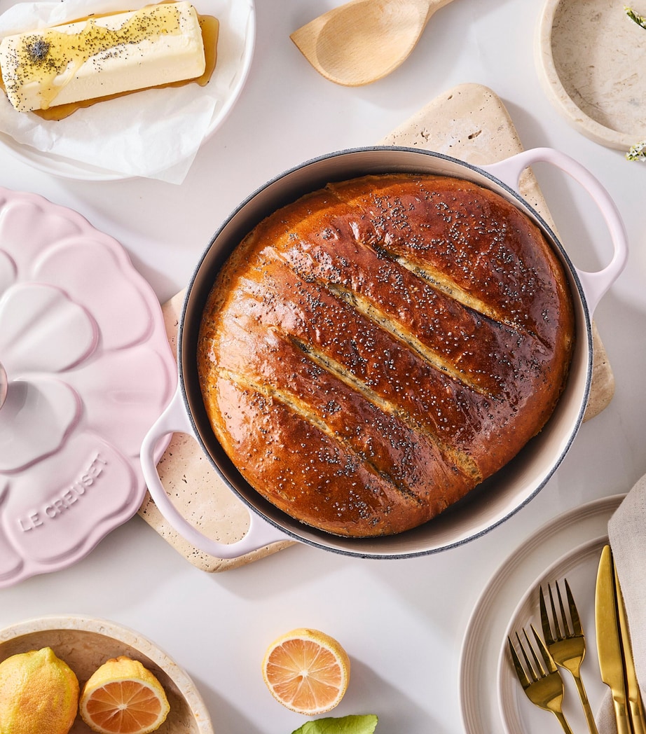 Le Creuset Cast Iron Round Petal Casserole Dish (26cm) Shell Pink Image 8