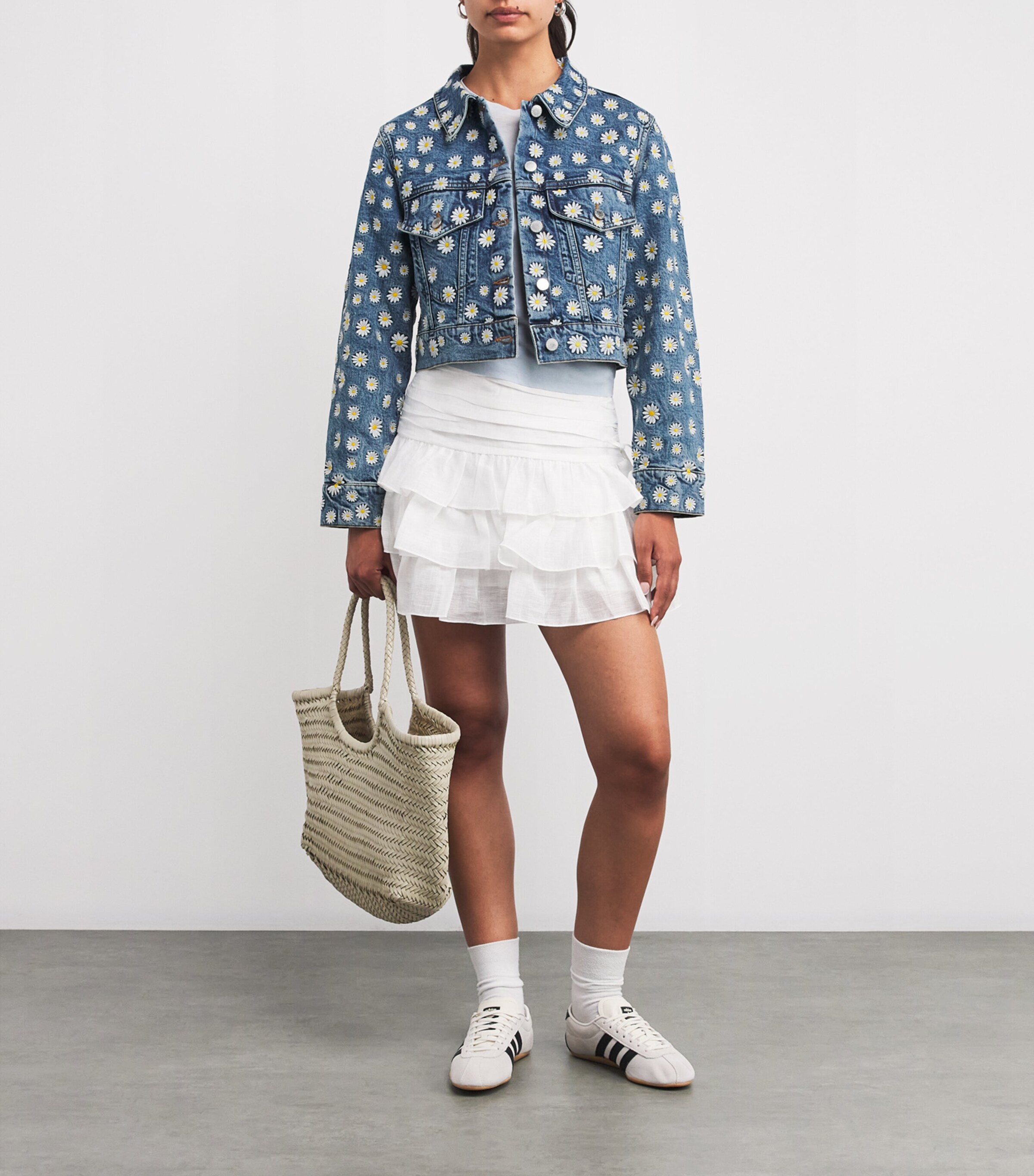 花柄【Alice+Olivia】アリス&オリビア JEFF デニムジャケット Jeff Embroidered Denim Jacket In Medium Wash | Alice + Olivia