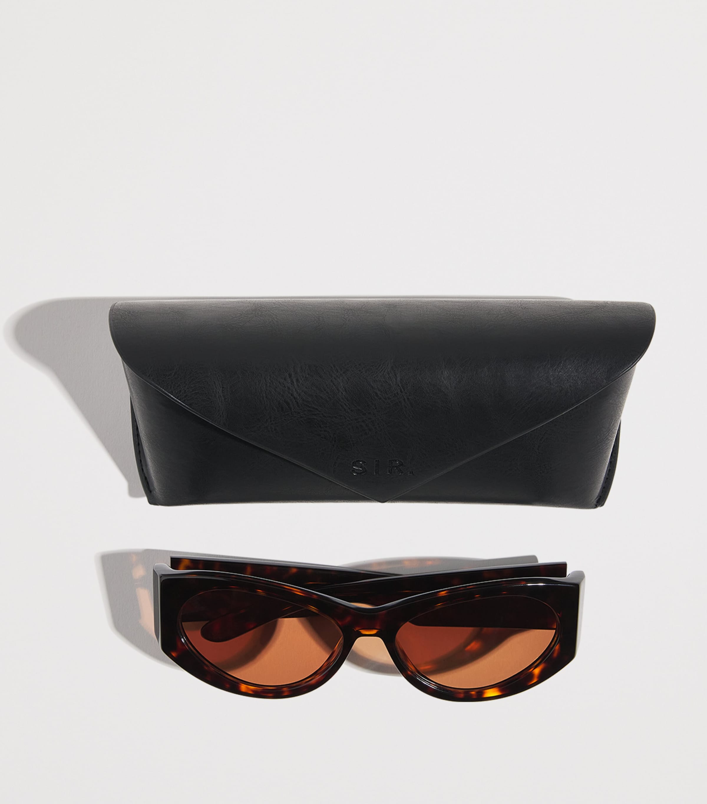 SIR. The Classic Sunglasses Tortoiseshell Image 4