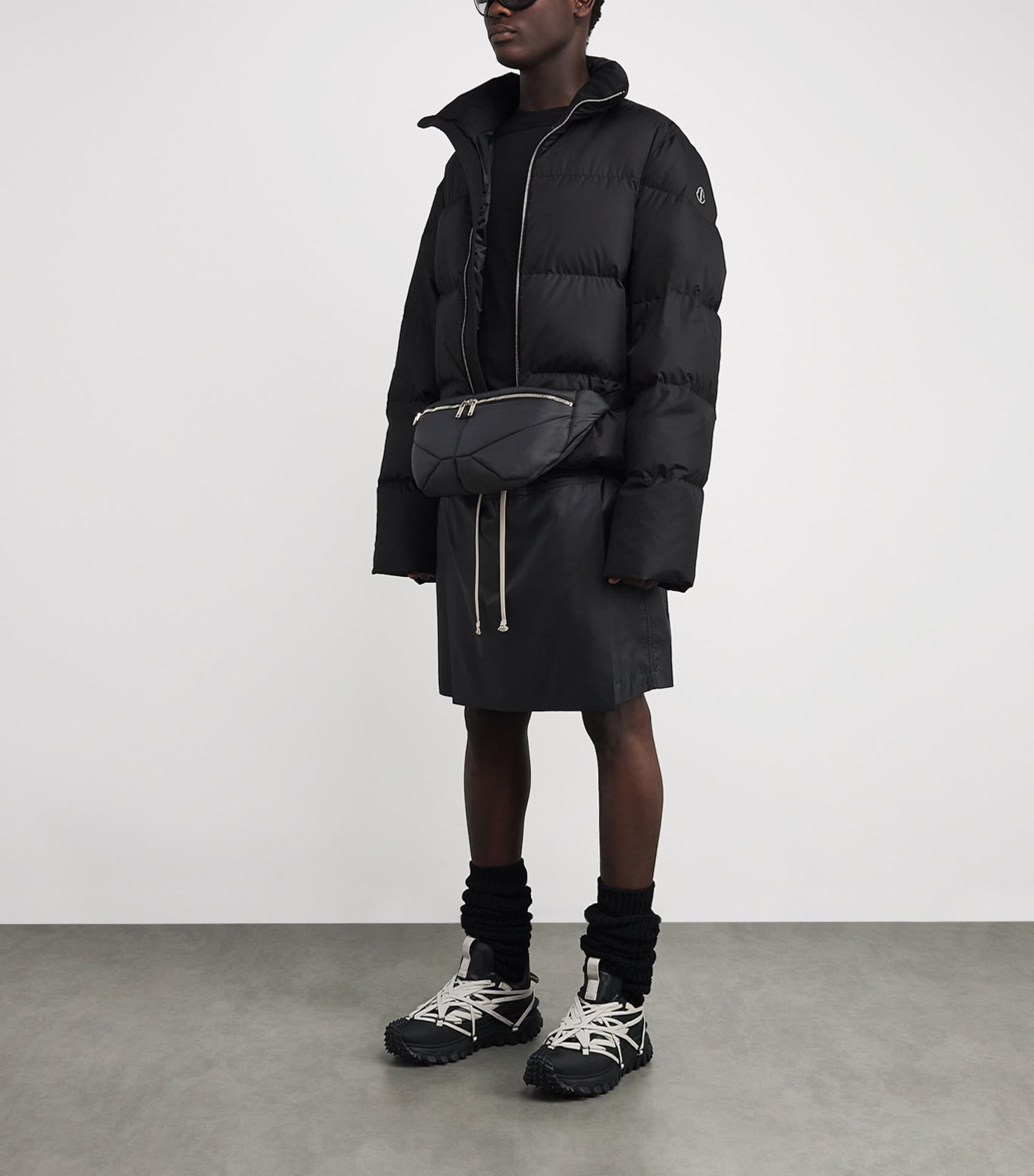 x Moncler Down Marsupio Belt Bag 999 - BLACK Image 6