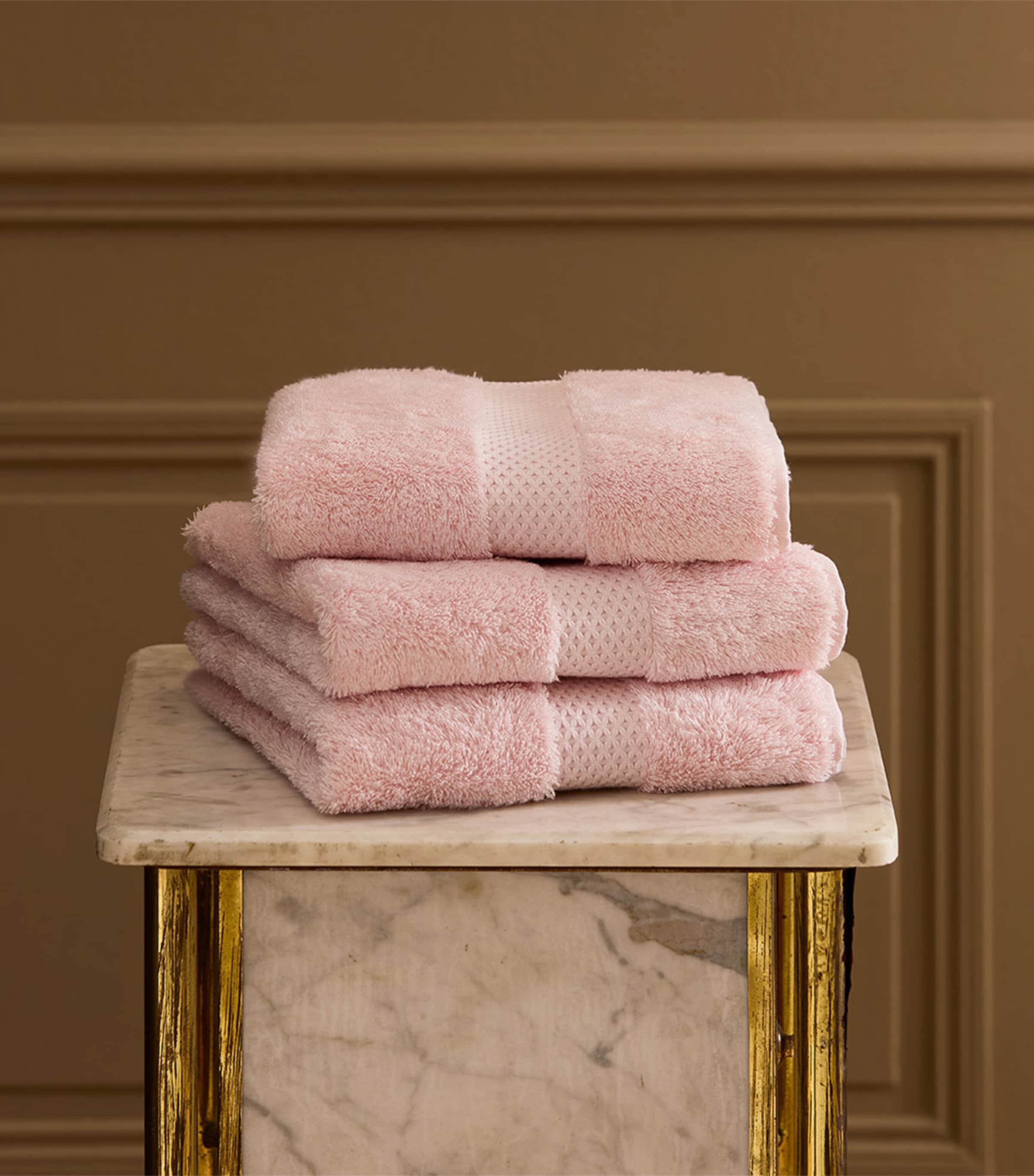 Yves Delorme Étoile Bath Sheet (92cm x 160cm) Petale Image 3