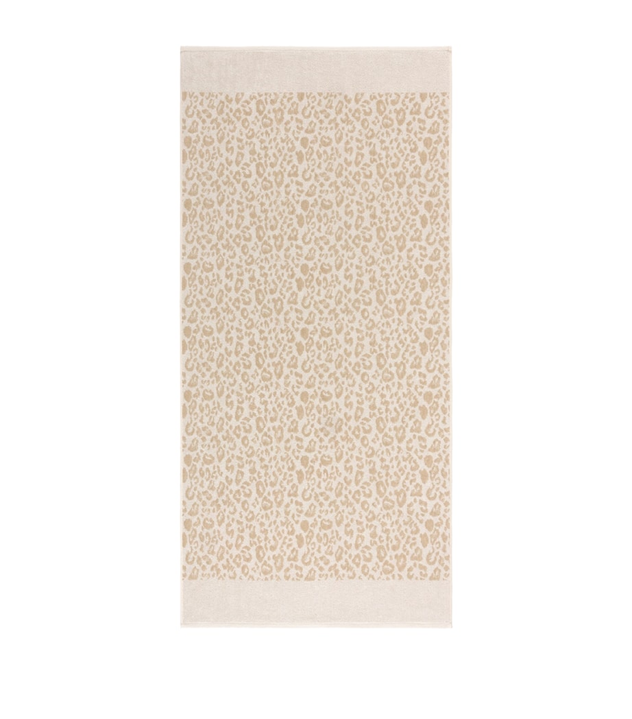 Leopard Bath Towel (140cm x 70cm) MILK Image 1