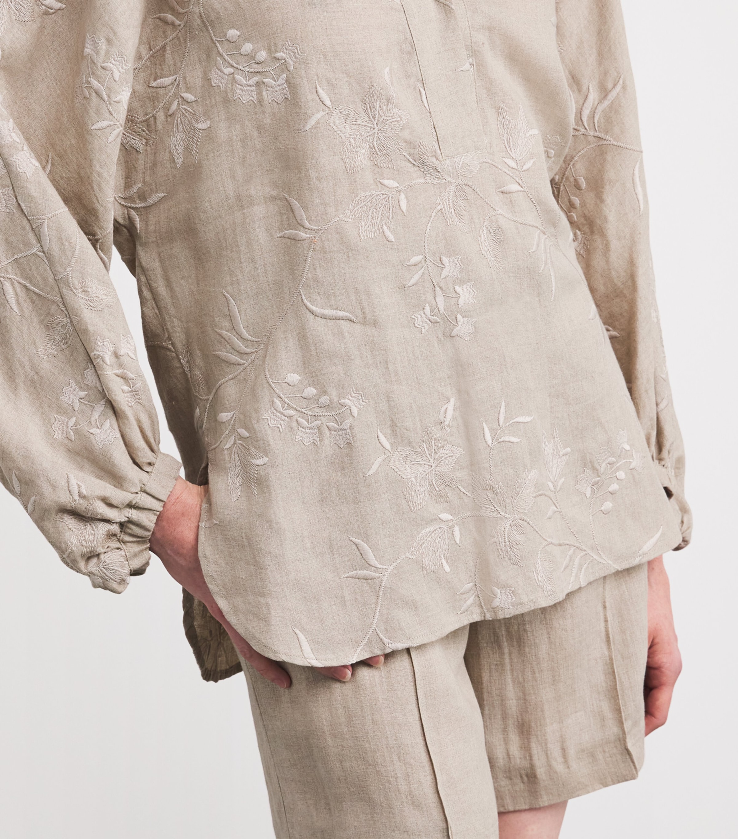 Eleventy Womens x Harrods Linen Floral-Embroidered Blouse Sabbia Image 6