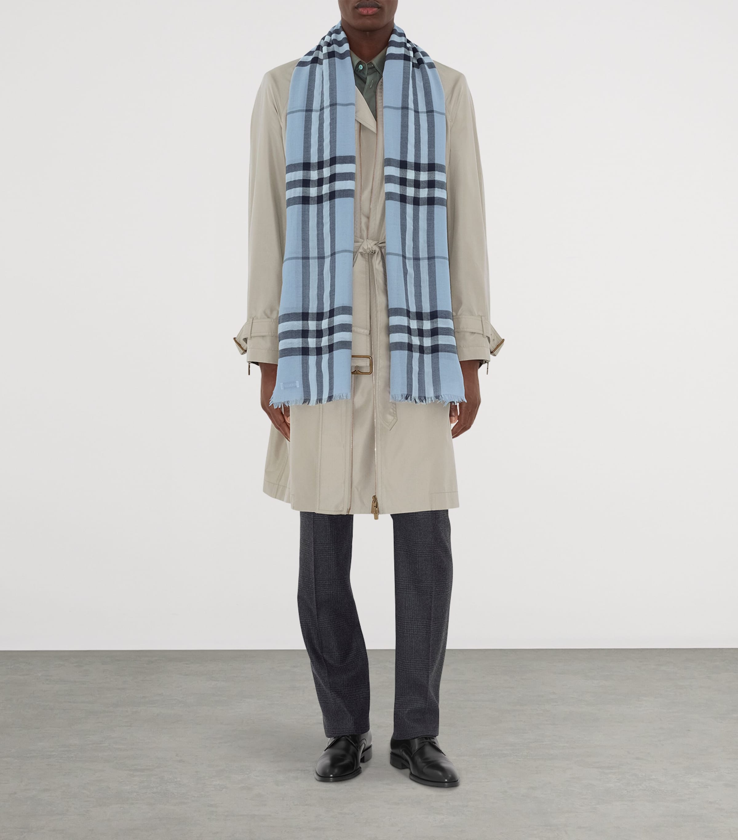 Wool Wide Check Scarf BANK BLUE Image 3