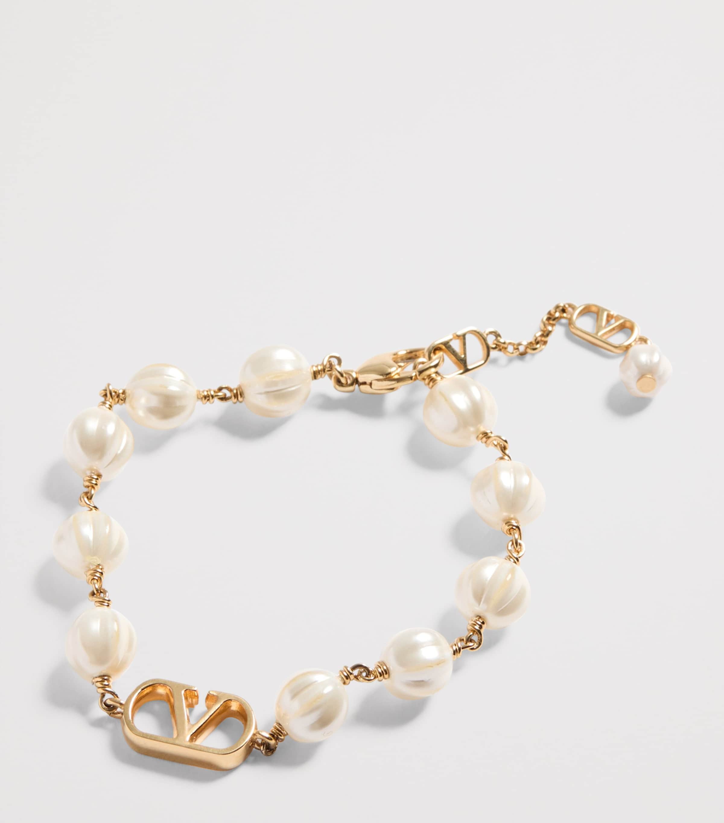 Valentino Garavani Faux Pearl VLogo Signature Bracelet Image 3